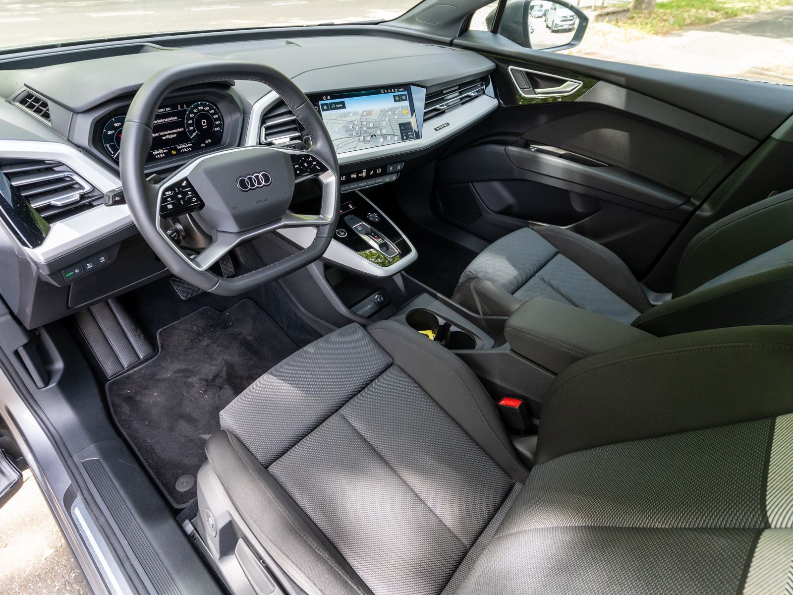 Fahrzeugabbildung Audi Q4 Sportback 50 e-tron advanced quatt Matrix PDC
