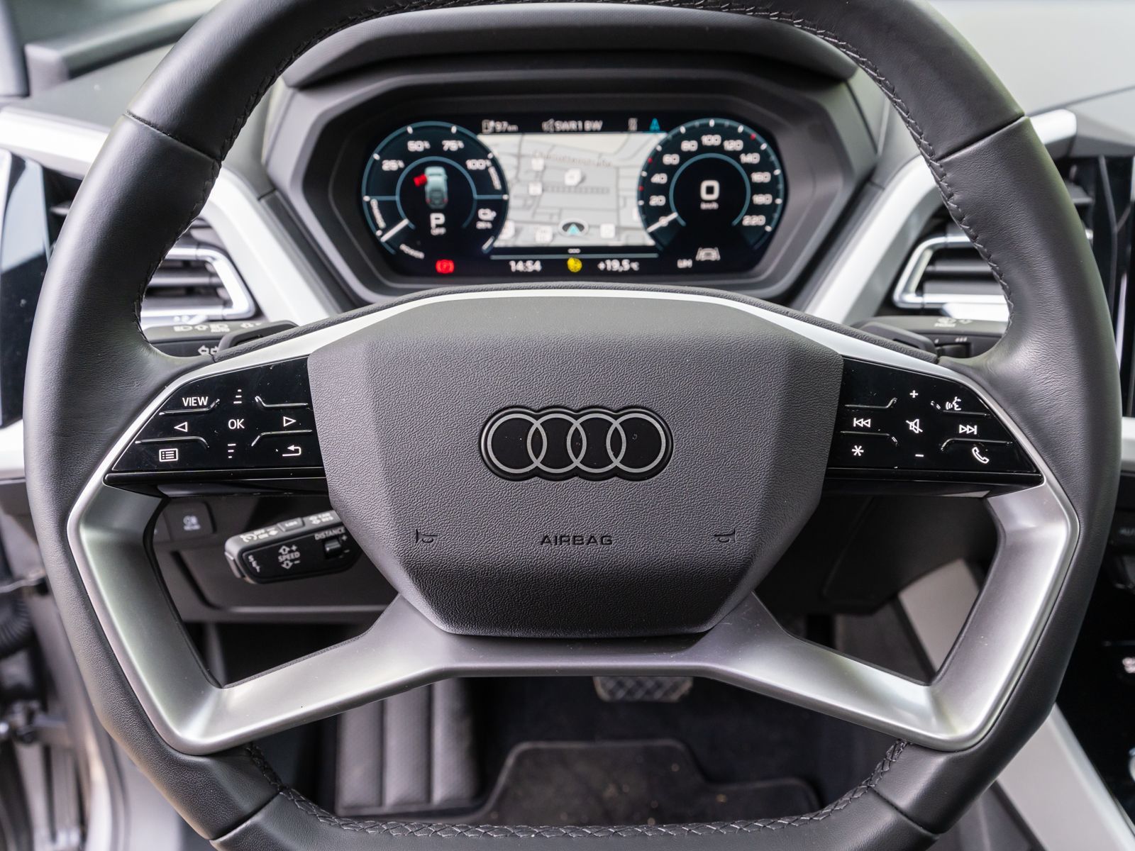 Fahrzeugabbildung Audi Q4 Sportback 50 e-tron advanced quatt Matrix PDC