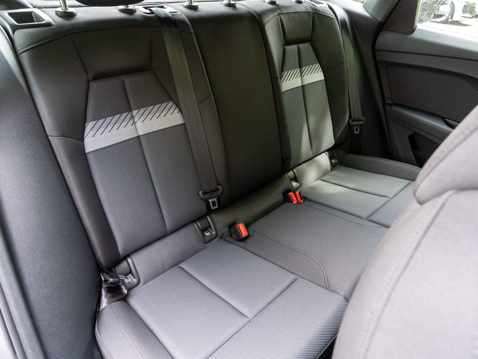 Fahrzeugabbildung Audi Q4 Sportback 50 e-tron advanced quatt Matrix PDC