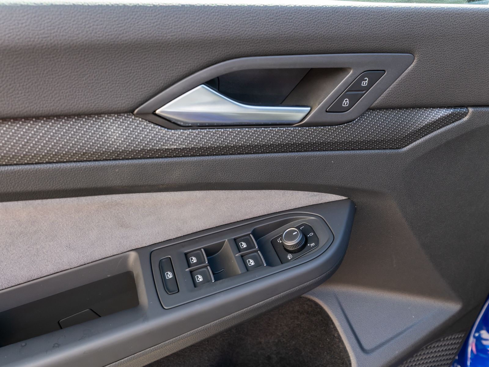 Fahrzeugabbildung Volkswagen Golf Variant R-Line 2.0 TDI DSG Navi RFK Pano VC