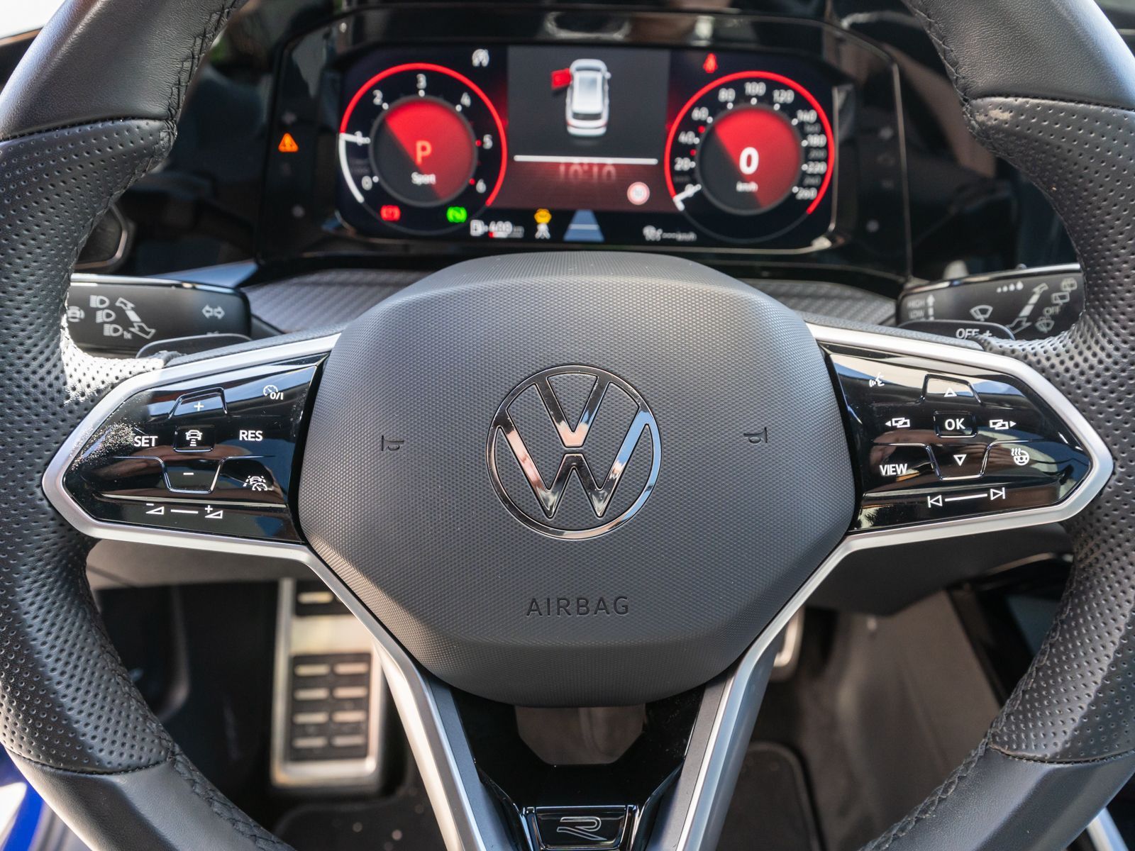 Fahrzeugabbildung Volkswagen Golf Variant R-Line 2.0 TDI DSG Navi RFK Pano VC