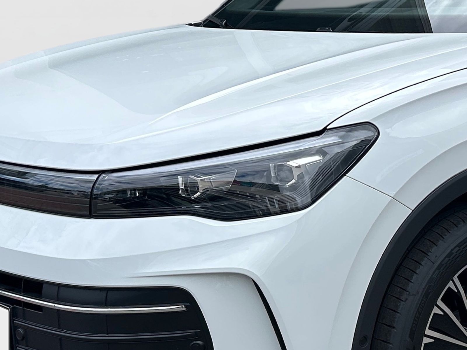 Fahrzeugabbildung Volkswagen Tiguan Life 1.5 eTSI AHK ACC LED Rückfahr-Kamera