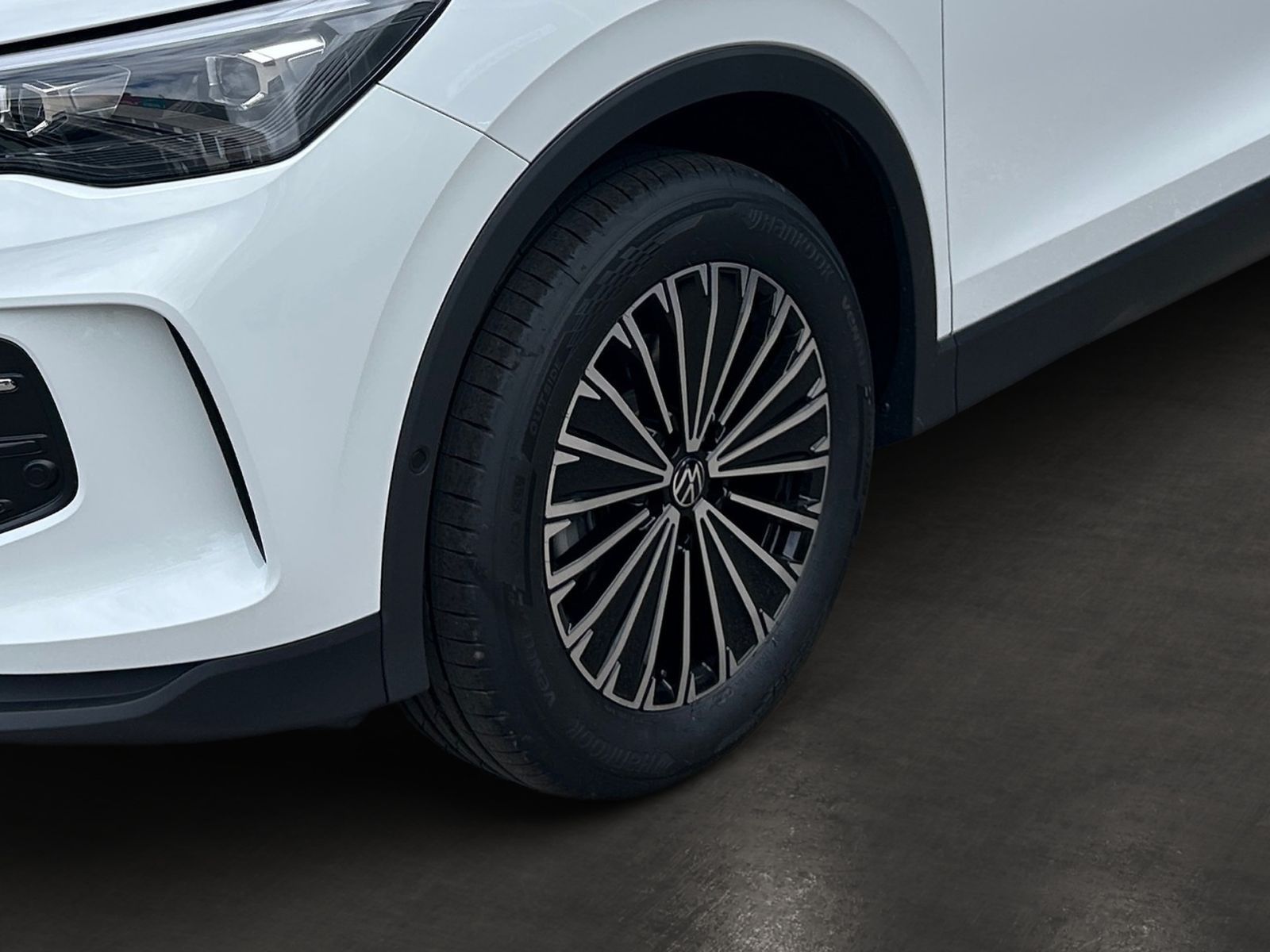 Fahrzeugabbildung Volkswagen Tiguan Life 1.5 eTSI AHK ACC LED Rückfahr-Kamera