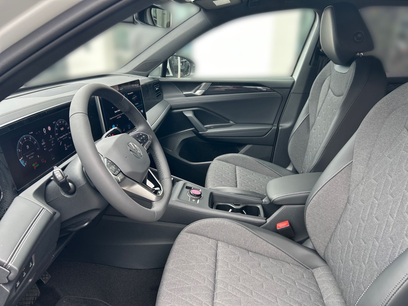 Fahrzeugabbildung Volkswagen Tiguan Life 1.5 eTSI AHK ACC LED Rückfahr-Kamera