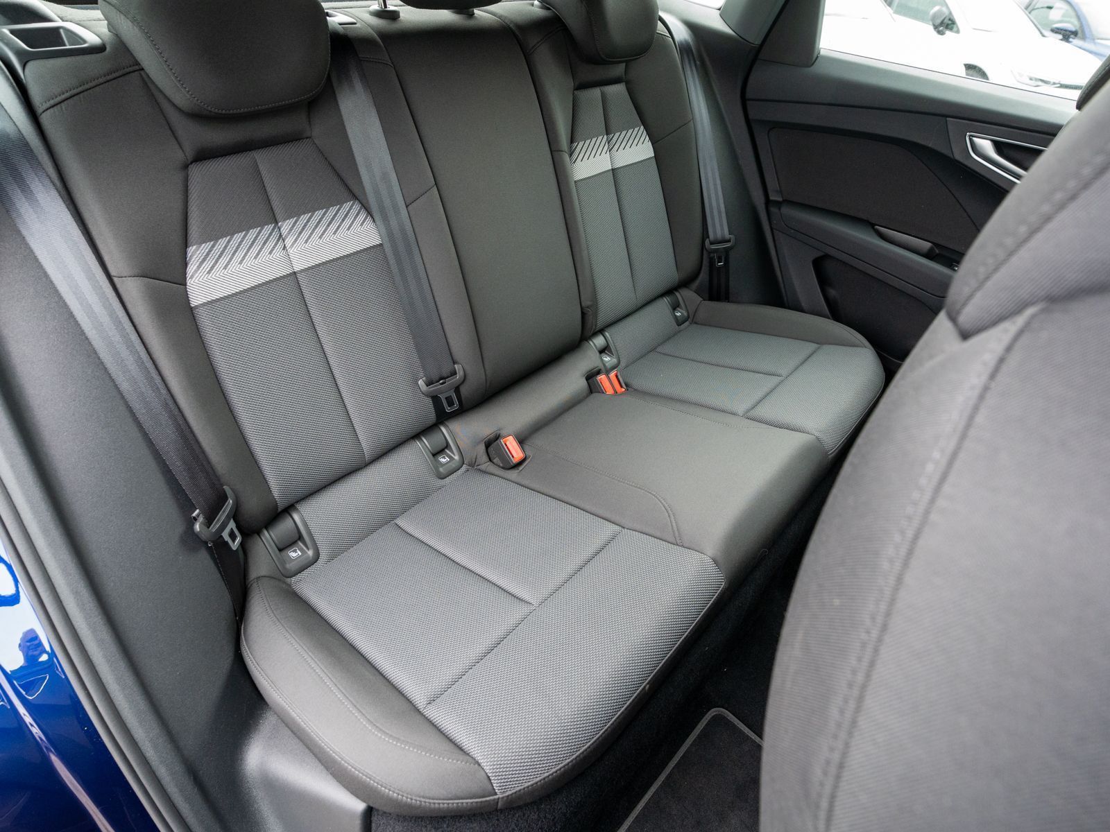 Fahrzeugabbildung Audi Q4 Sportback 40 e-tron NAVI LED RFK VC