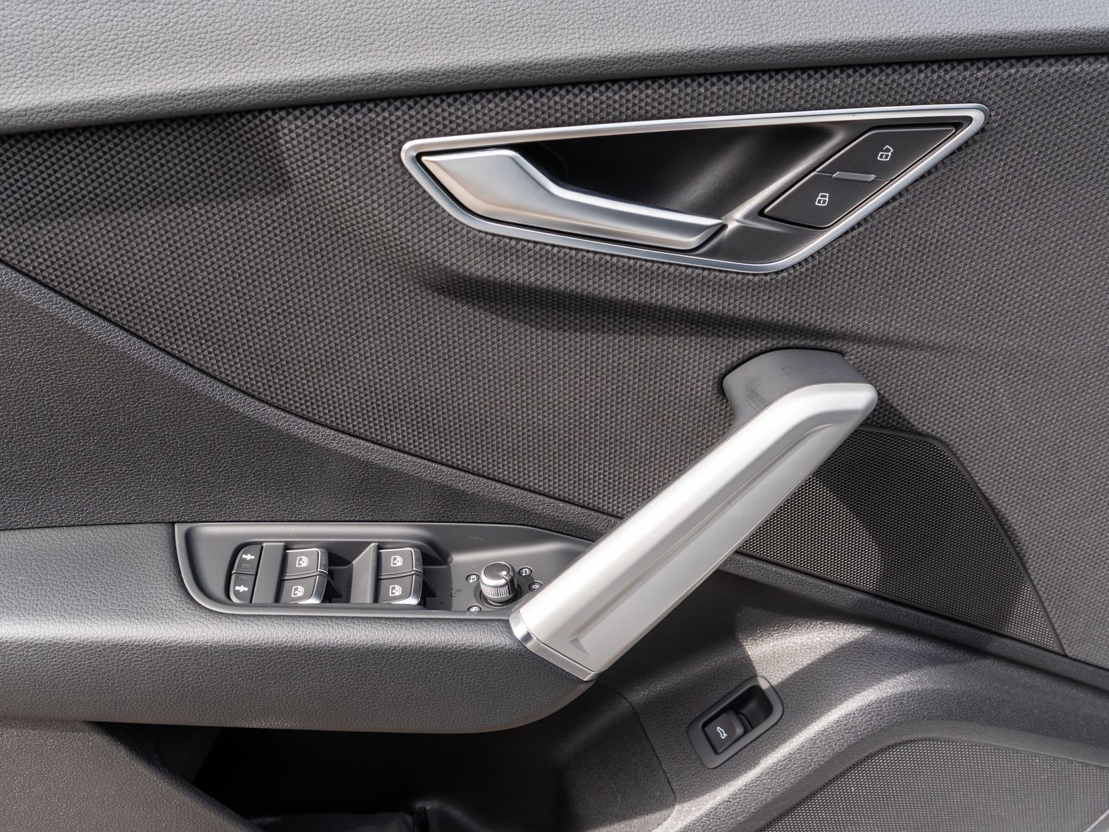 Fahrzeugabbildung Audi Q2 advanced 35TDI Stronic NAVI LED AHK ACC RFK