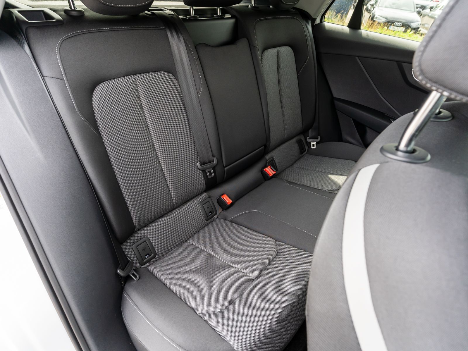 Fahrzeugabbildung Audi Q2 advanced 35TDI Stronic NAVI LED AHK ACC RFK