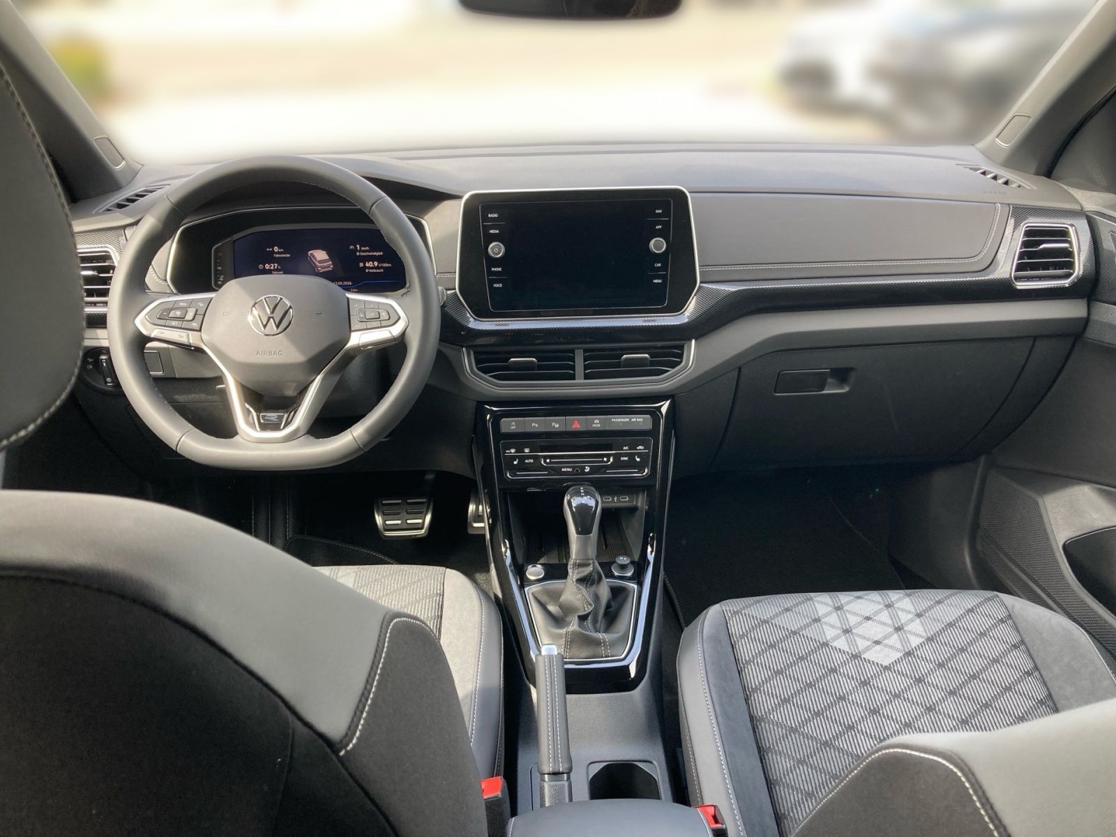 Fahrzeugabbildung Volkswagen T-Cross R-Line 1.0 TSI DSG AHK Rückfahr-Kamera