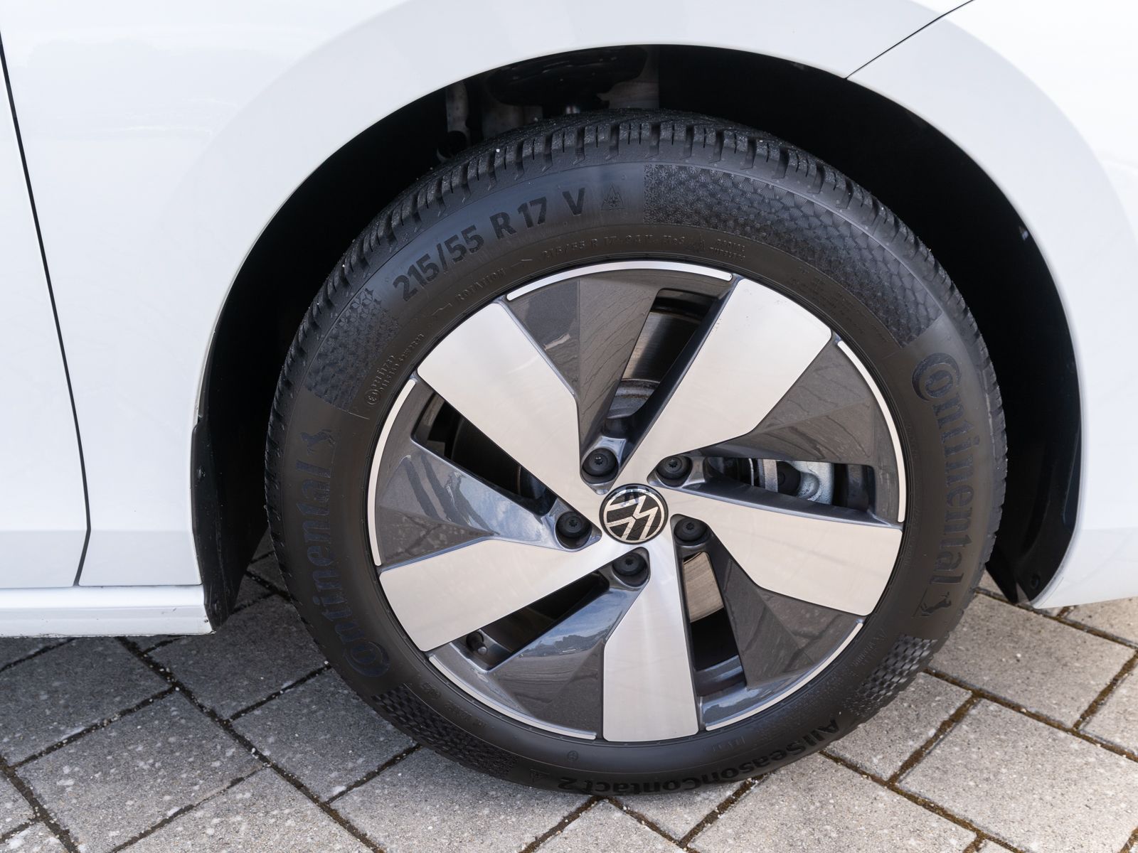 Fahrzeugabbildung Volkswagen Passat Variant Business 1.5TSI eHybrid DSG AHK