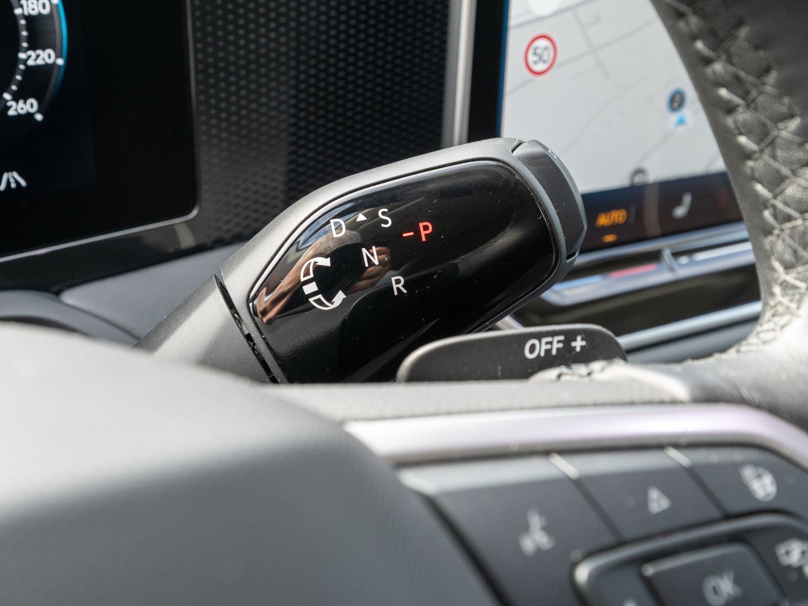 Fahrzeugabbildung Volkswagen Passat Variant Business 1.5TSI eHybrid DSG AHK