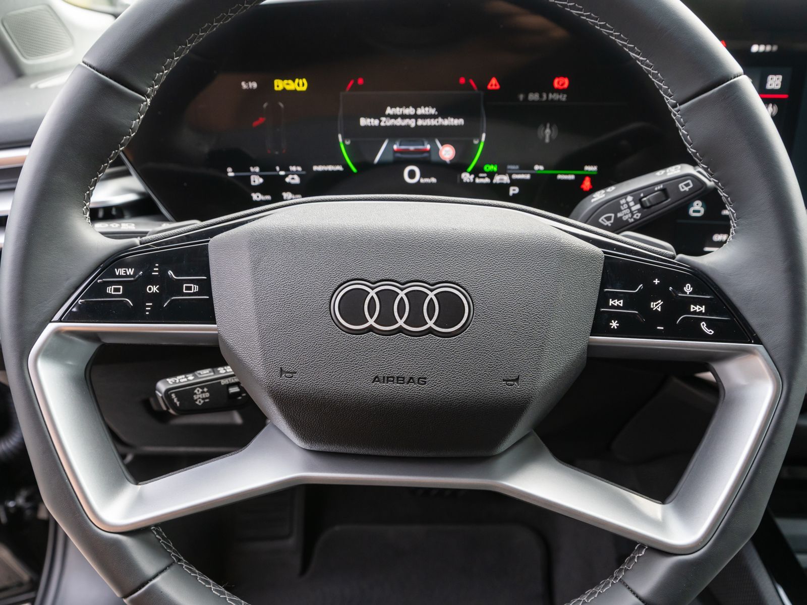 Fahrzeugabbildung Audi A5 Avant e-hybrid quattro NAVI LED AHK ACC RFK