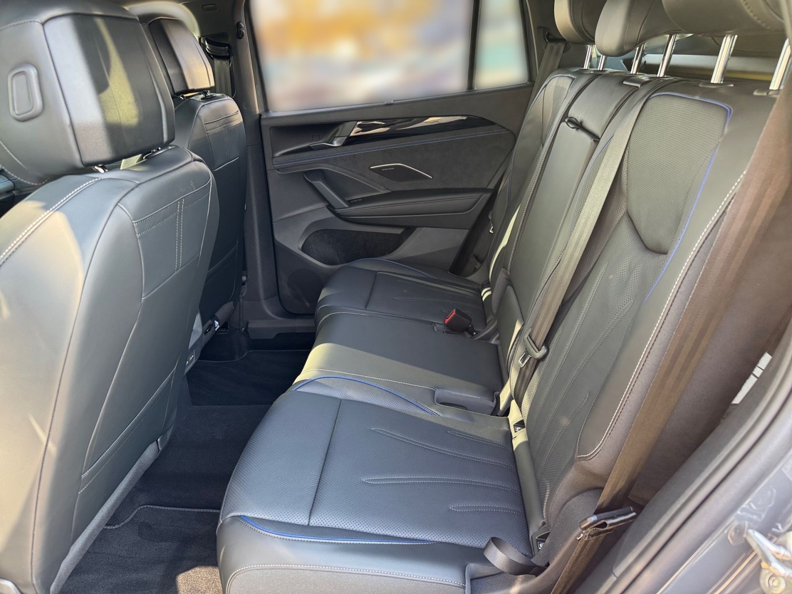 Fahrzeugabbildung Volkswagen Tayron R-Line 1,5 eHybrid DSG AHK PANO ACC NAVI
