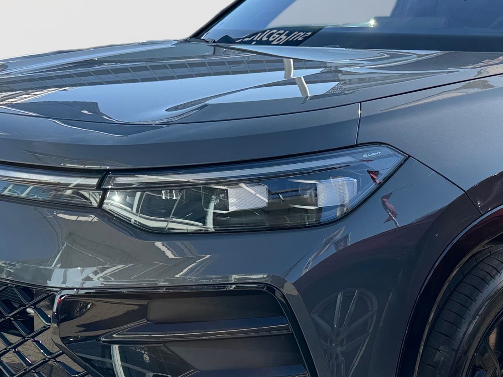 Fahrzeugabbildung Volkswagen Tayron R-Line 1,5 eHybrid DSG AHK PANO ACC NAVI
