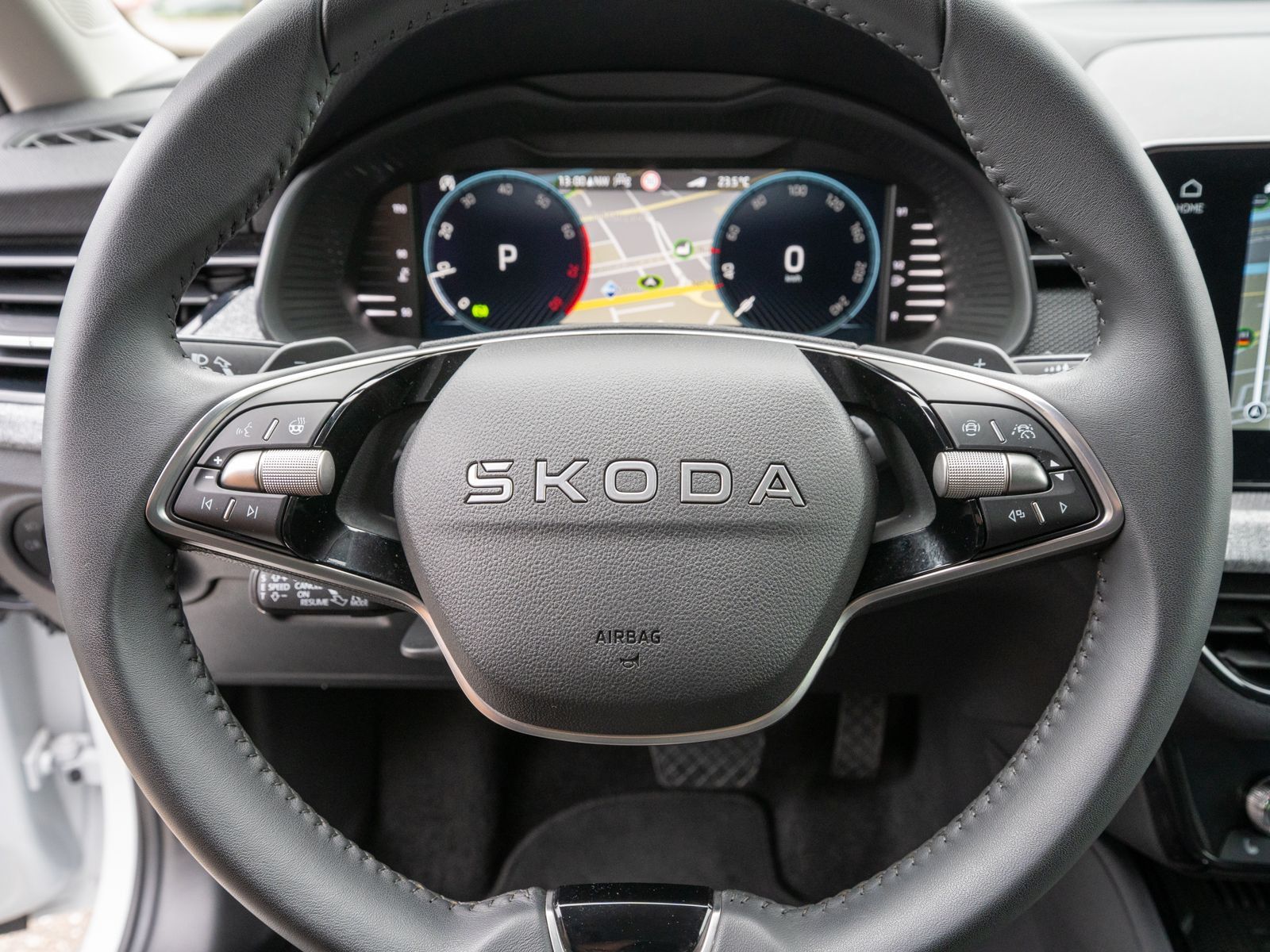 Fahrzeugabbildung SKODA Kamiq Tour 1.5 TSI DSG LED Navi PDC SHZ ACC AHK