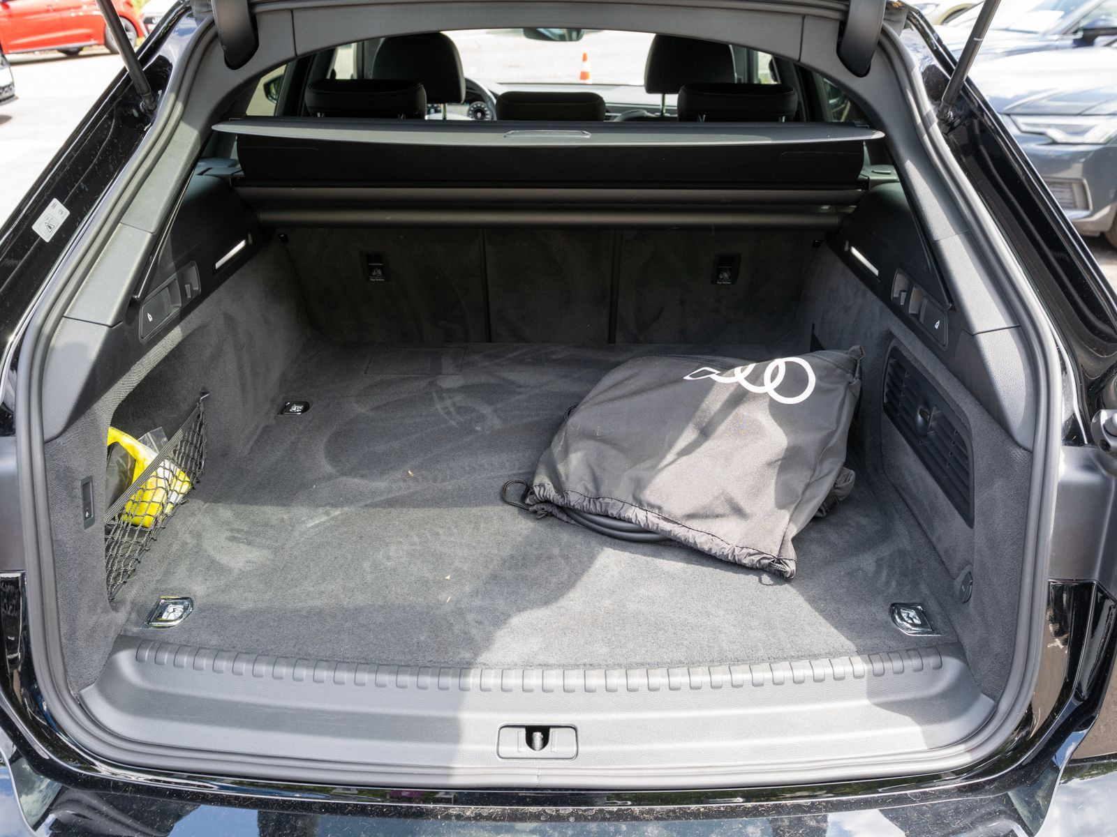 Fahrzeugabbildung Audi A6 Avant S line 55TFSI e quattro NAVI MATRIX RFK