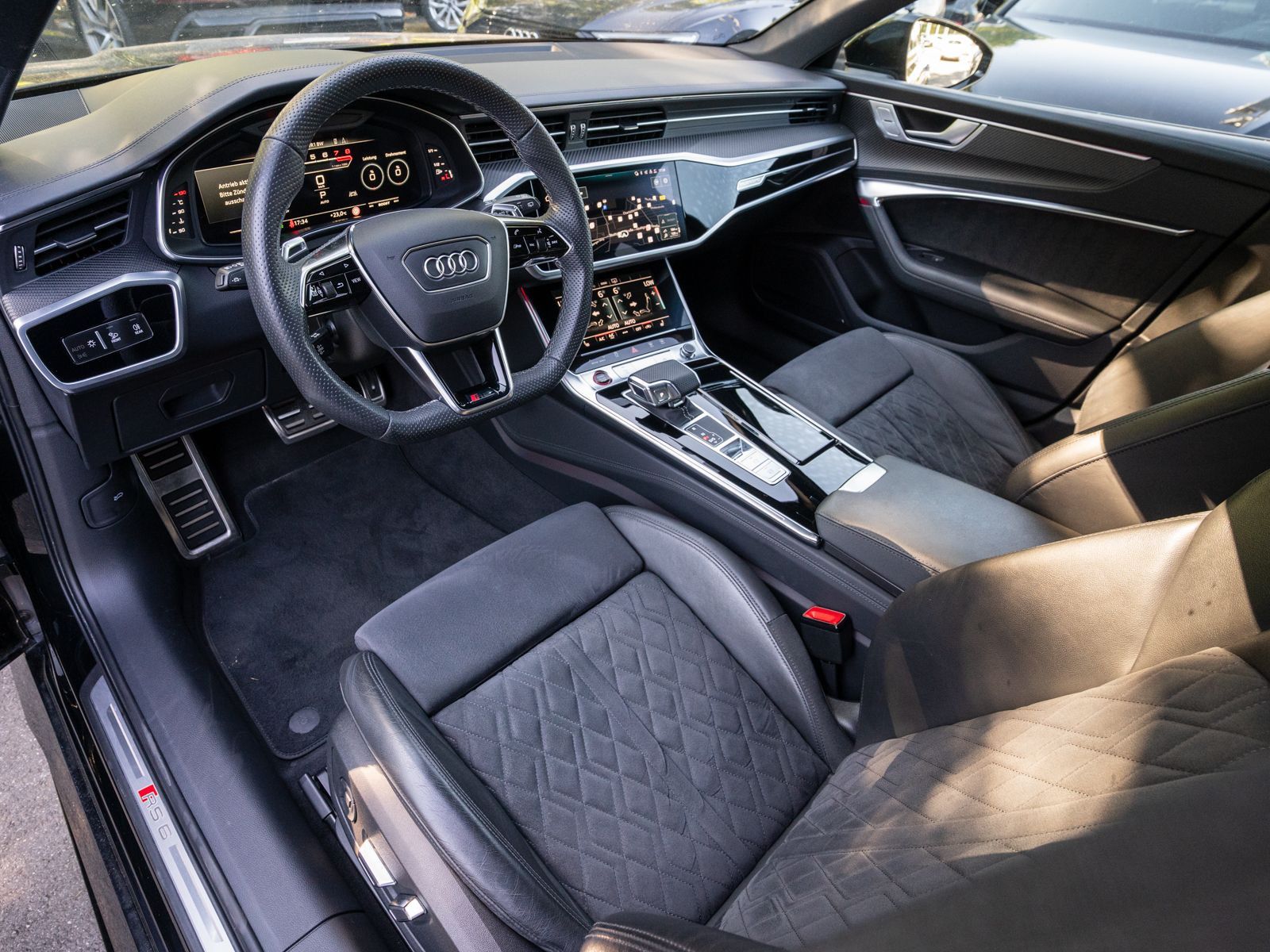Fahrzeugabbildung Audi RS 6 Avant 4.0TFSI MATRIX RFK B&O RS-AGA 280km/h