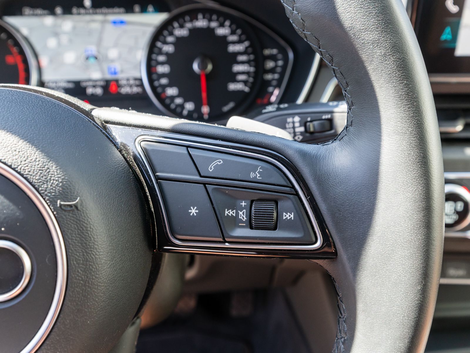 Fahrzeugabbildung Audi A4 Avant 40TDI quattro NAVI LED STANDHZ PANO
