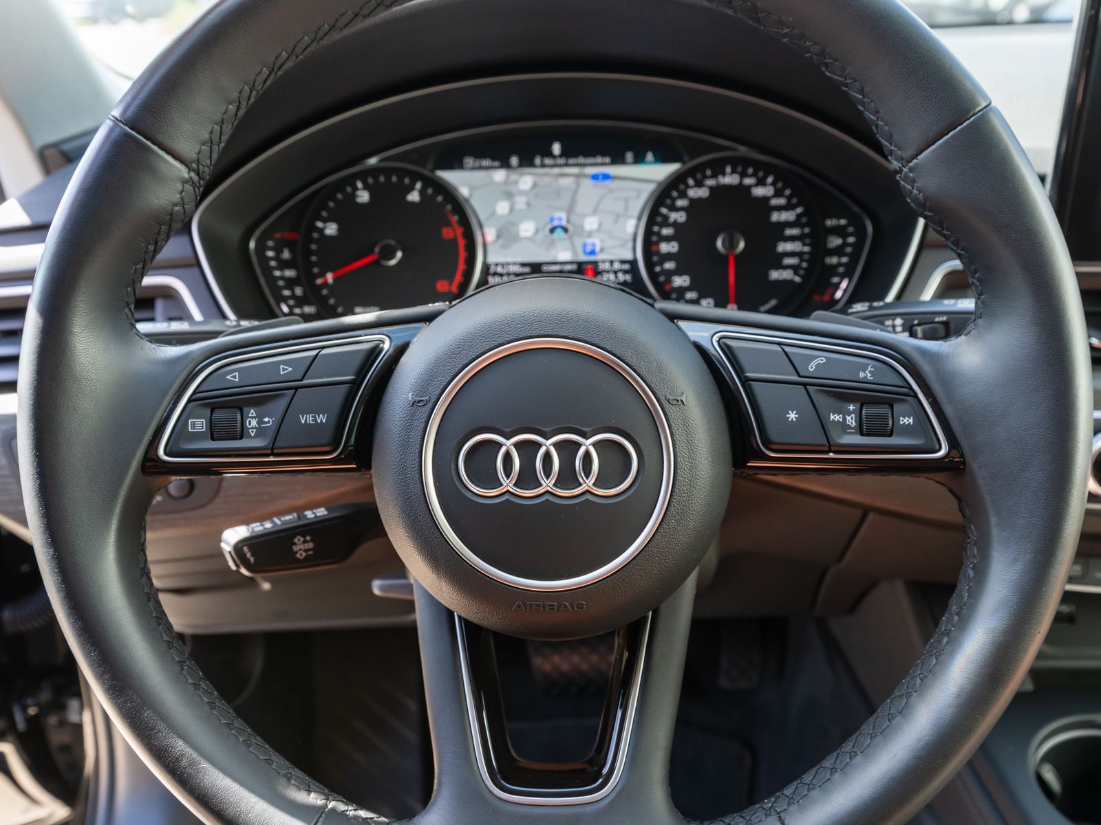 Fahrzeugabbildung Audi A4 Avant 40TDI quattro NAVI LED STANDHZ PANO