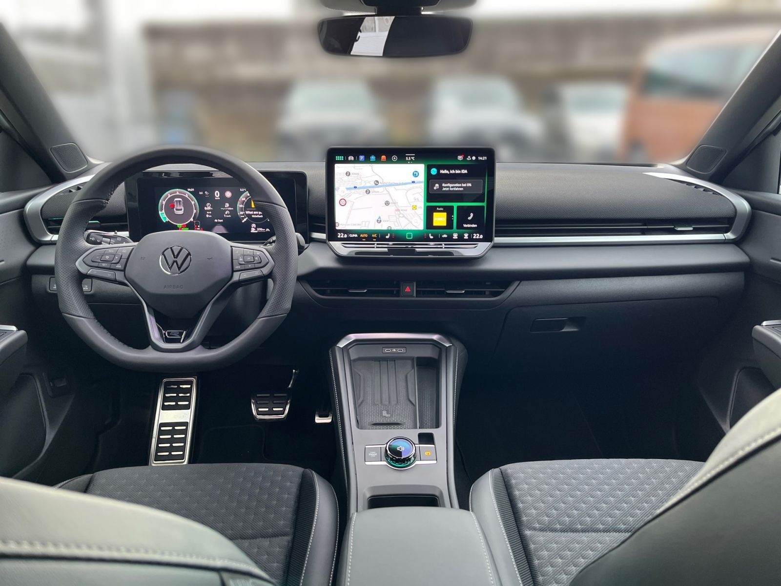 Fahrzeugabbildung Volkswagen T-Roc R-Line 1.5 eTSI150 PS DSG 360° Kamera Navi