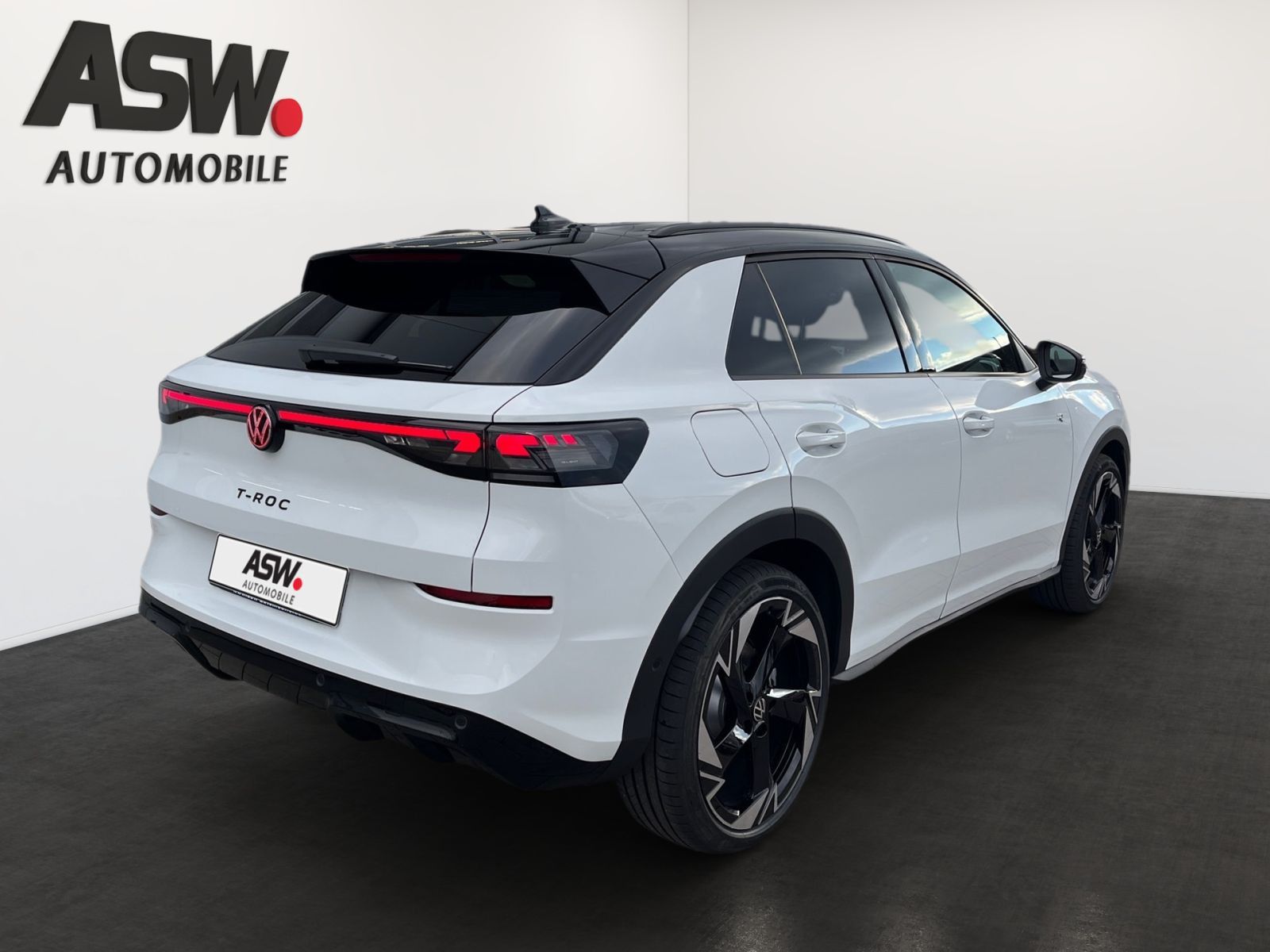 Fahrzeugabbildung Volkswagen T-Roc R-Line 1.5 eTSI150 PS DSG 360° Kamera Navi