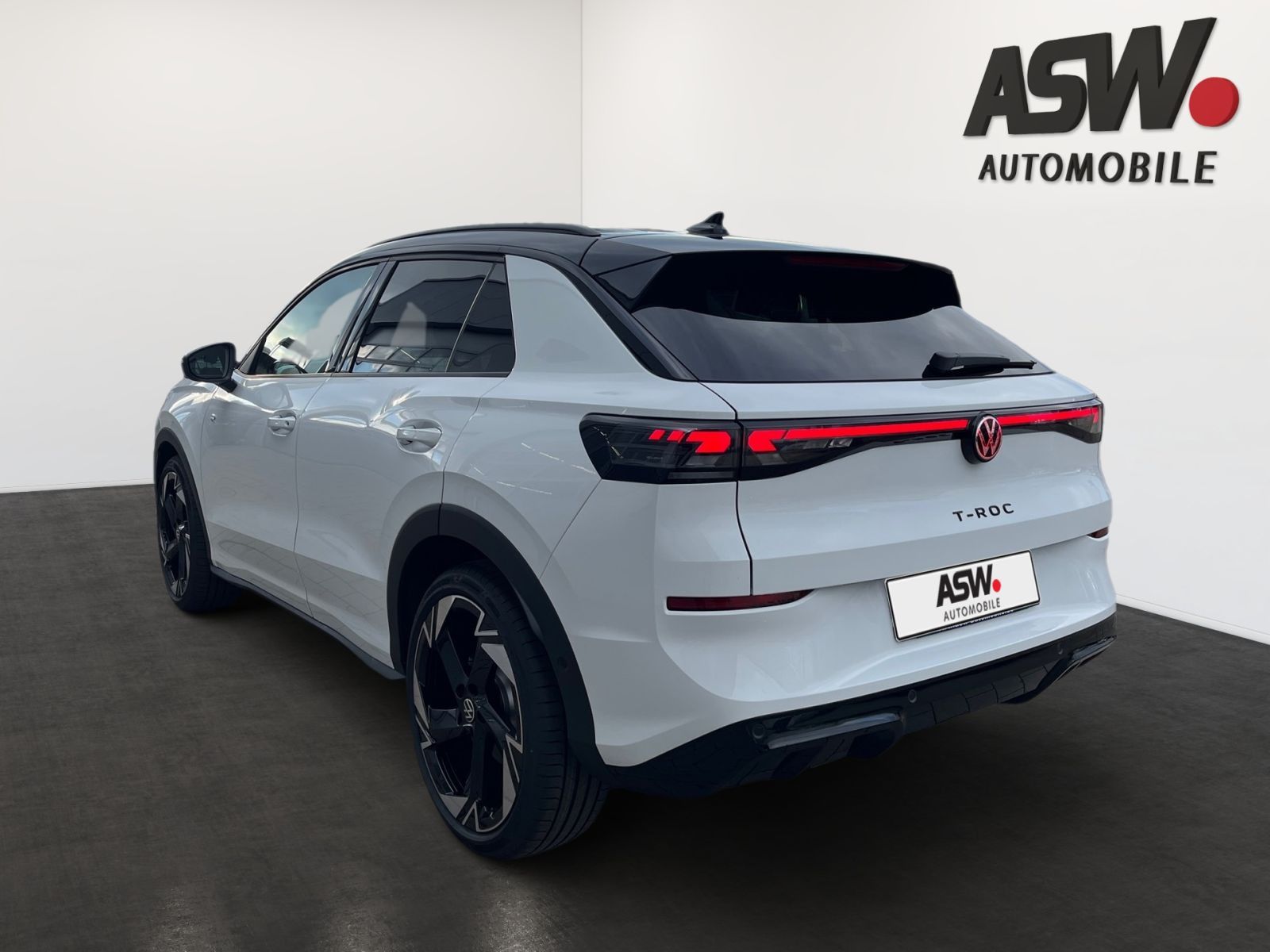 Fahrzeugabbildung Volkswagen T-Roc R-Line 1.5 eTSI150 PS DSG 360° Kamera Navi