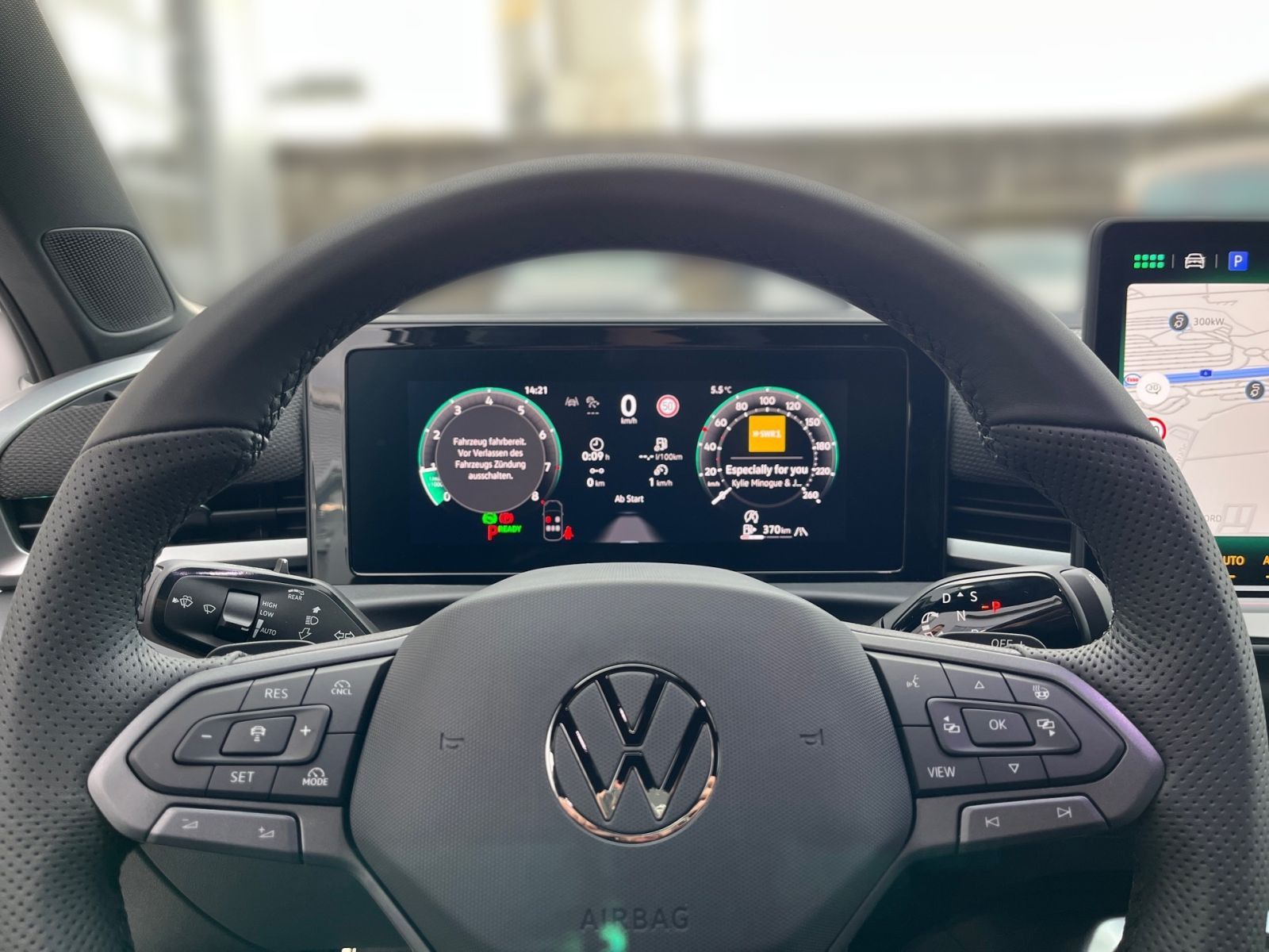 Fahrzeugabbildung Volkswagen T-Roc R-Line 1.5 eTSI150 PS DSG 360° Kamera Navi
