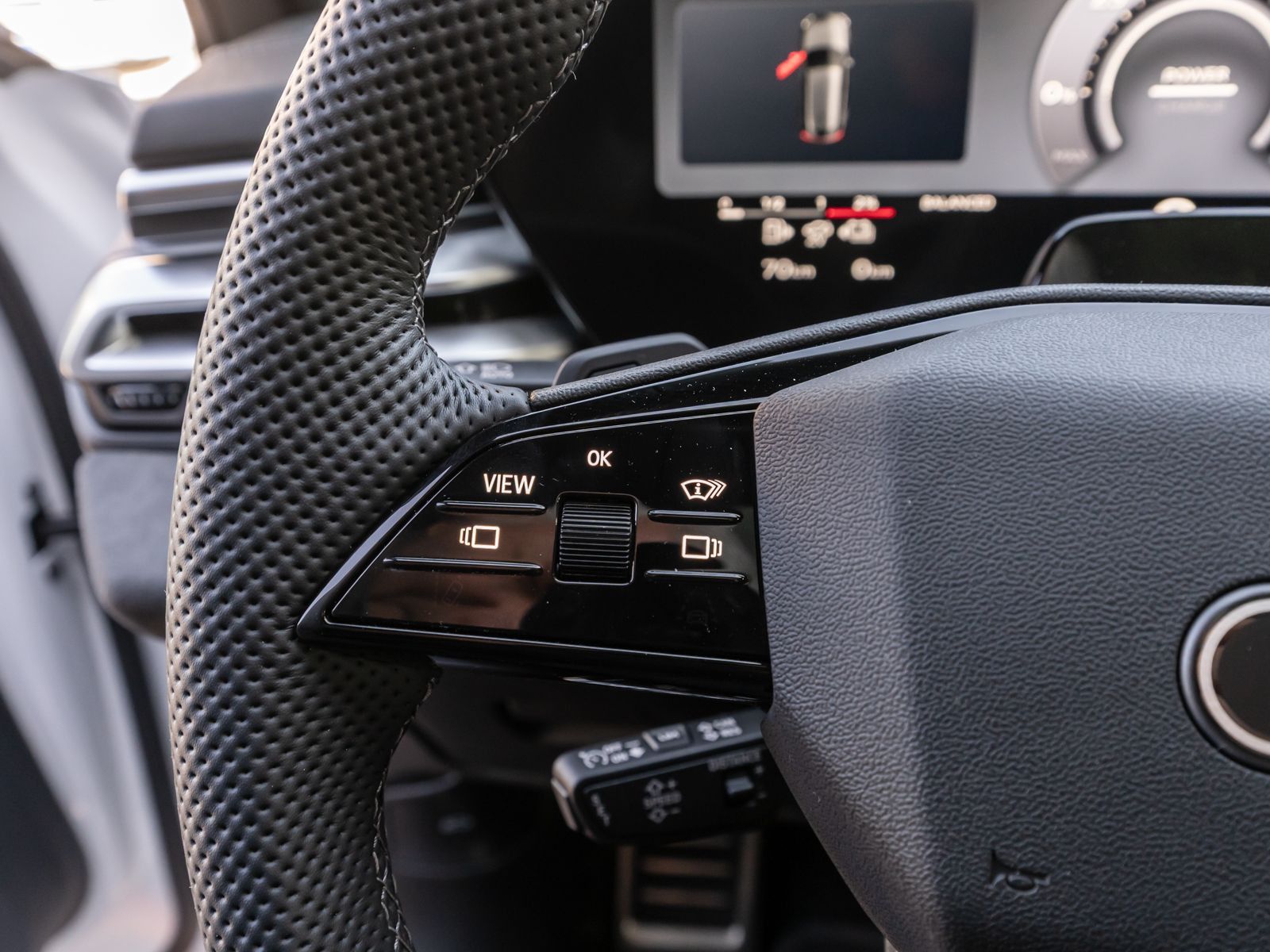 Fahrzeugabbildung Audi A5 Avant e-hybrid S line edition qua 360 B&O AHK