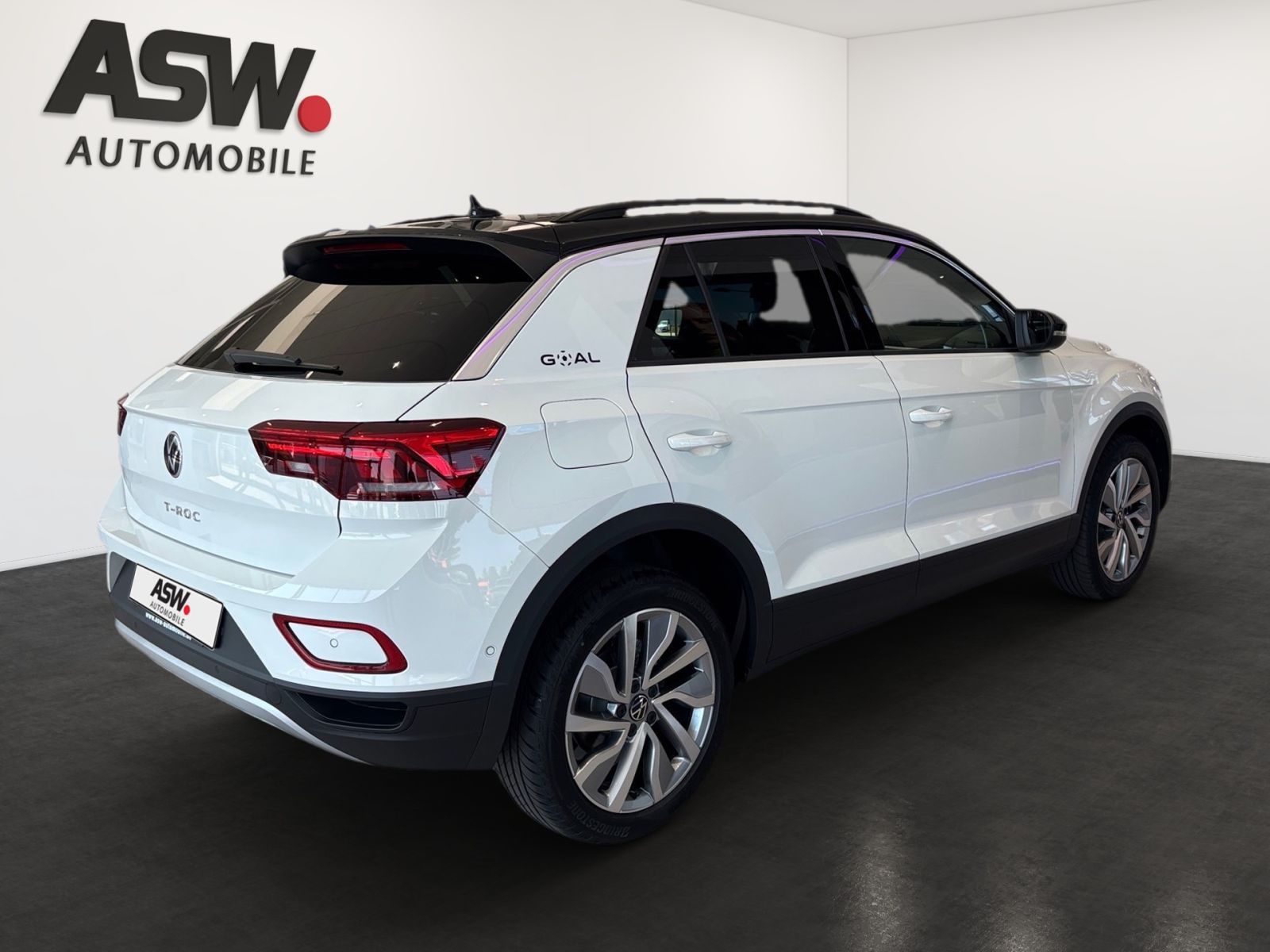 Fahrzeugabbildung Volkswagen T-Roc GOAL 2.0 TDI DSG LED AHK Fahrschulwagen