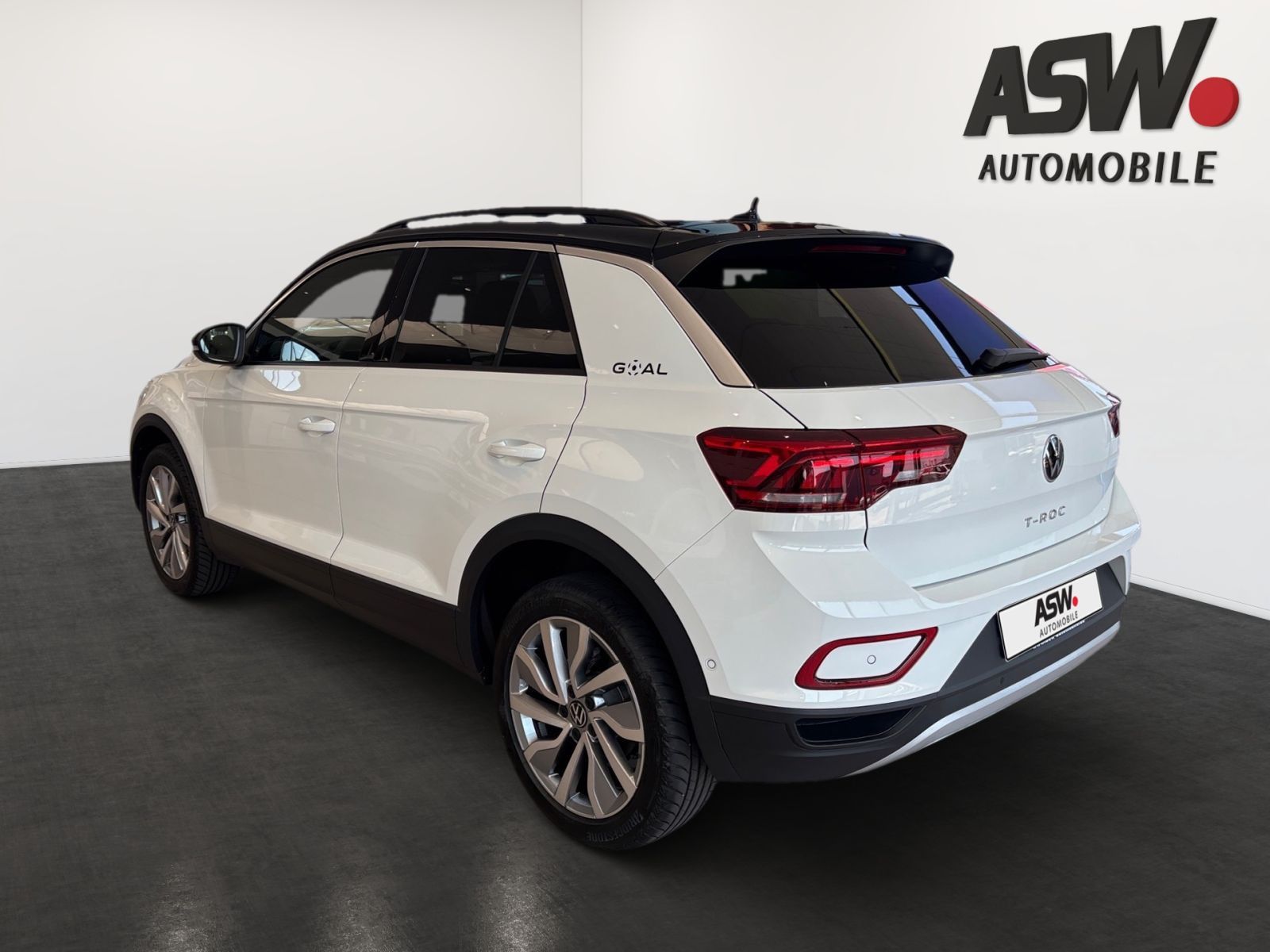 Fahrzeugabbildung Volkswagen T-Roc GOAL 2.0 TDI DSG LED AHK Fahrschulwagen