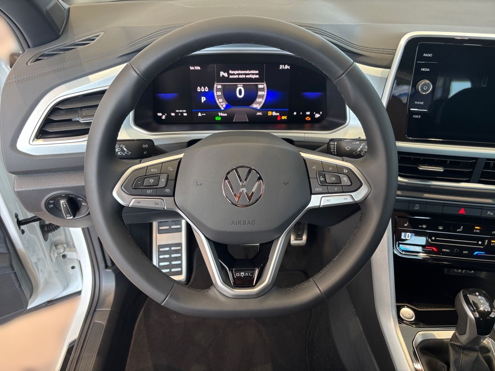 Fahrzeugabbildung Volkswagen T-Roc GOAL 2.0 TDI DSG LED AHK Fahrschulwagen