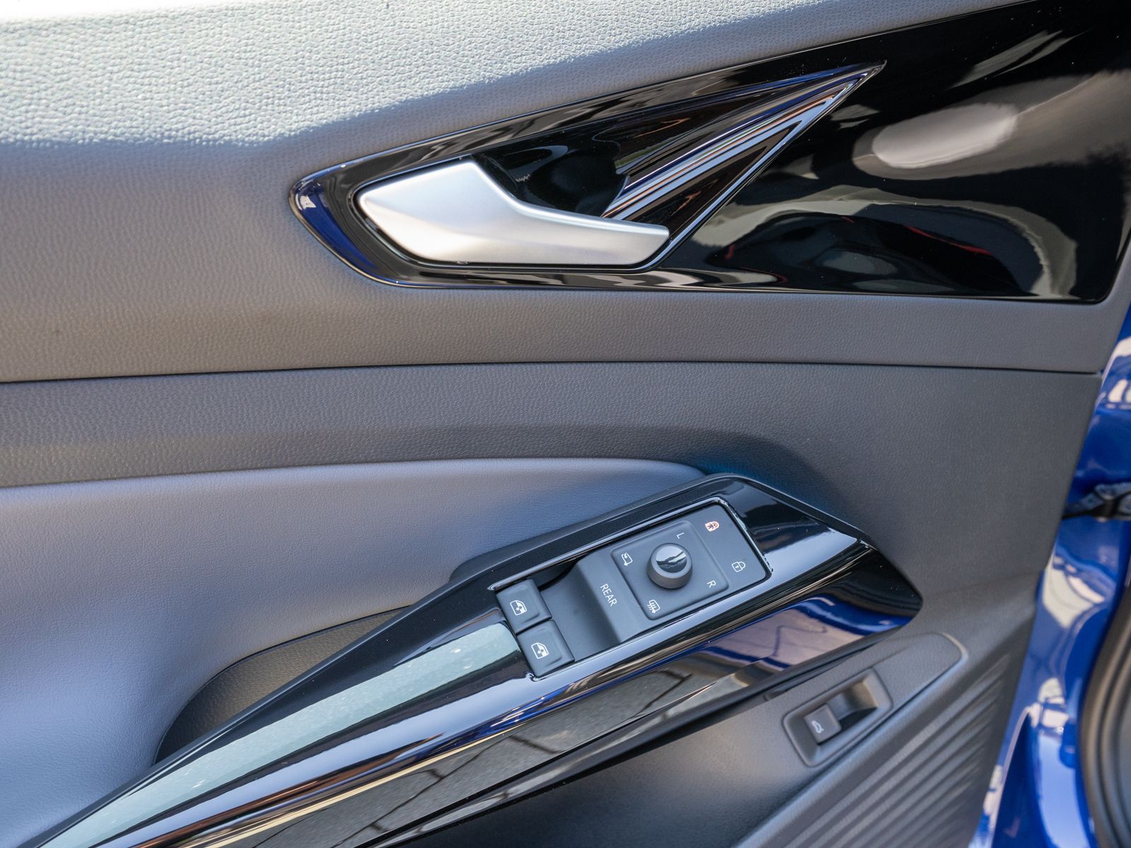 Fahrzeugabbildung Volkswagen ID.5 Pro Performance Navi LED PANO 360° HUD Wäpu