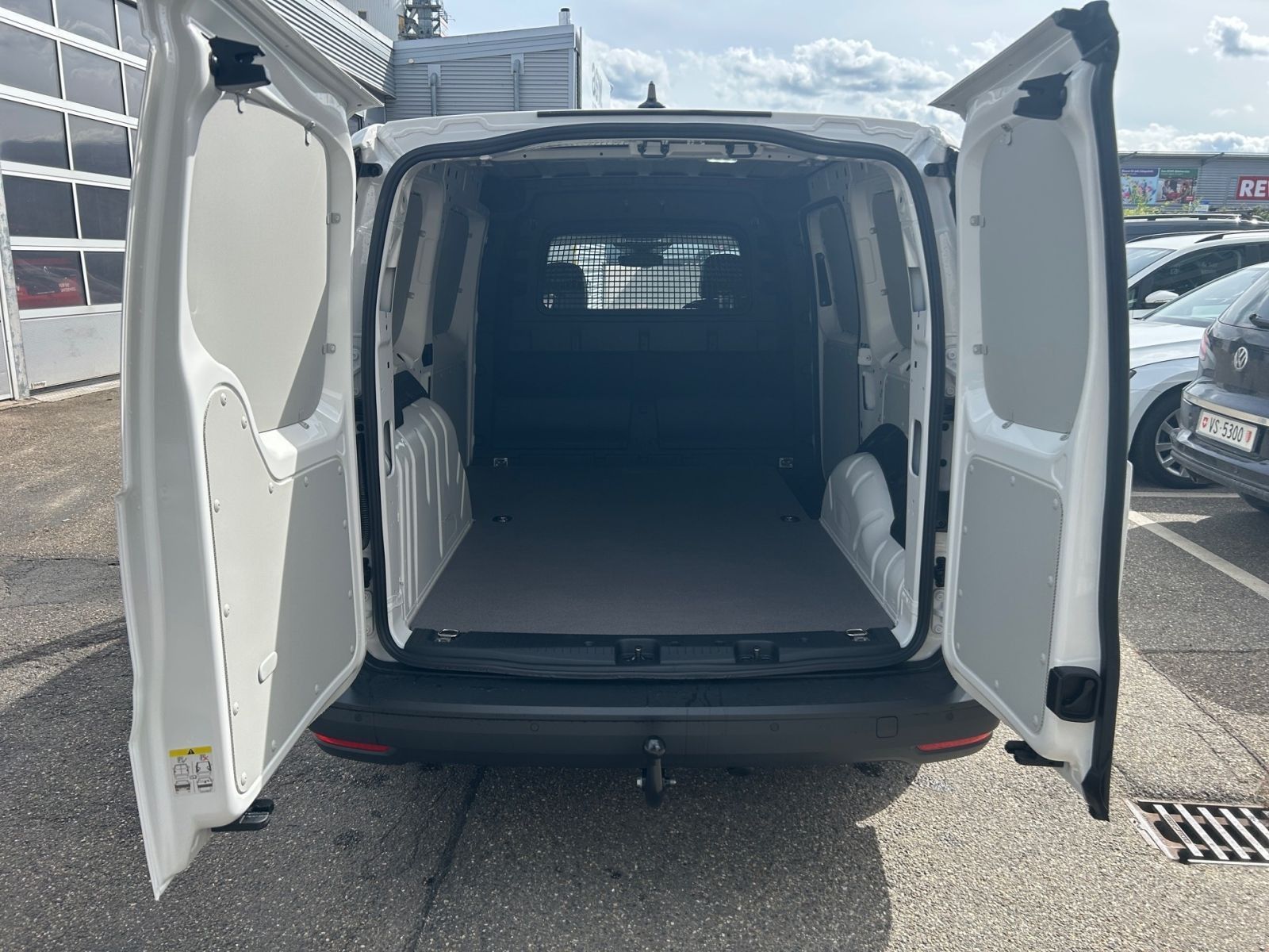 Fahrzeugabbildung Volkswagen Caddy Cargo Maxi 2.0 TDI AHK GJR NAVI