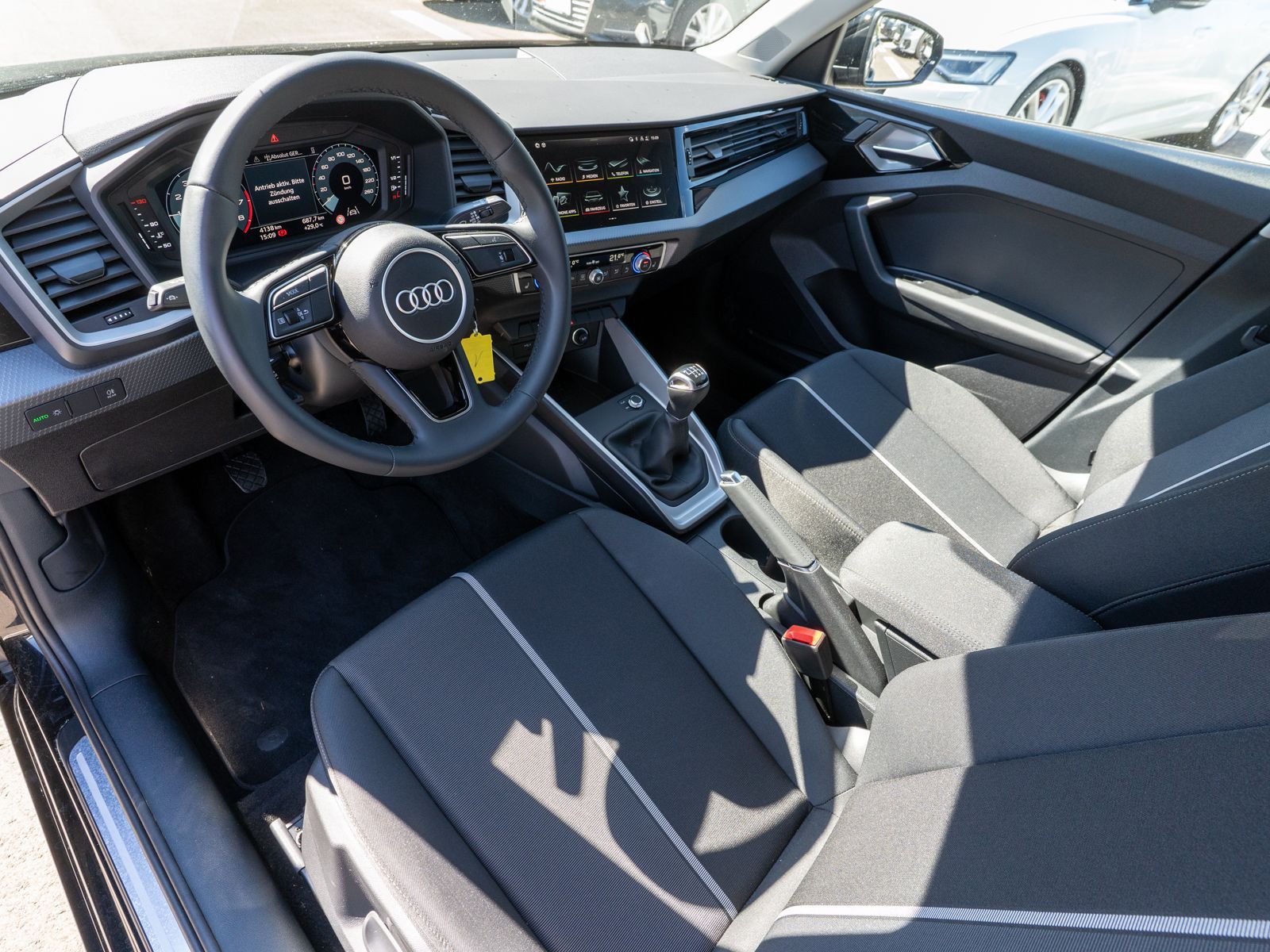 Fahrzeugabbildung Audi A1 Sportback advanced 30TFSI CarPlay PDC SHZ GRA