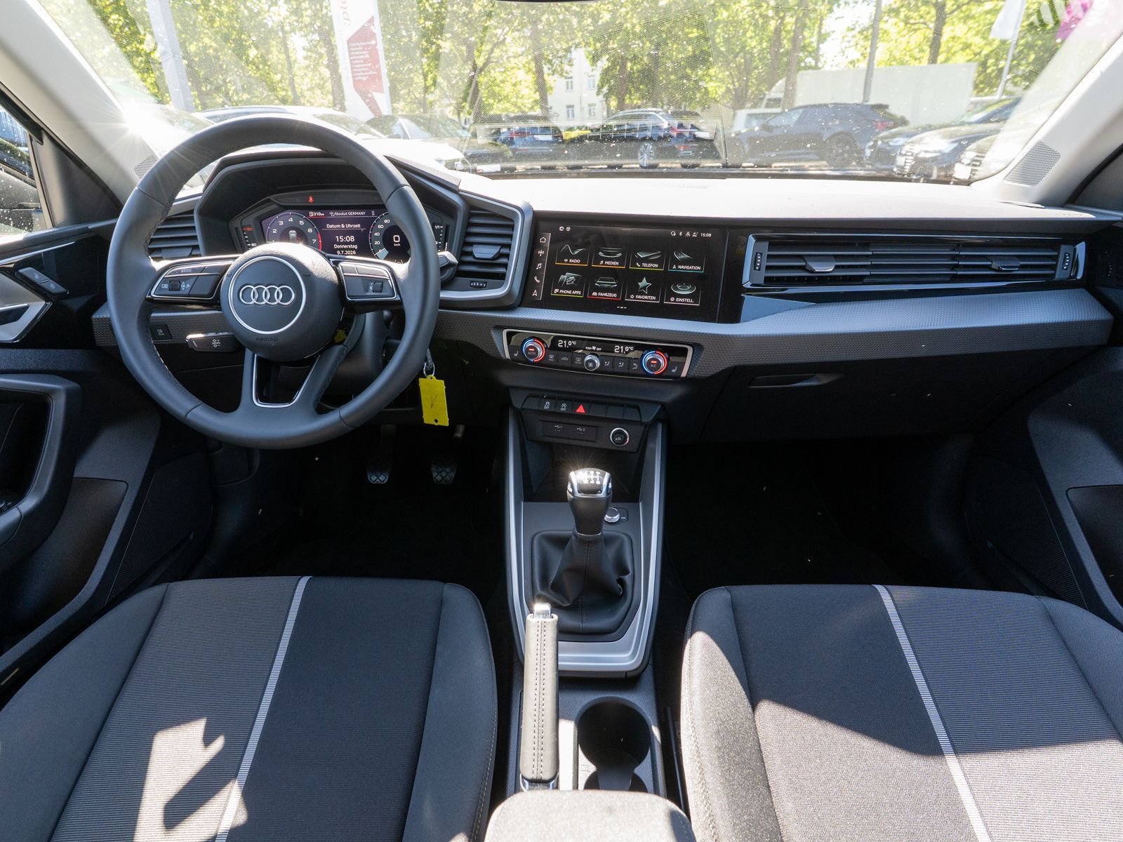 Fahrzeugabbildung Audi A1 Sportback advanced 30TFSI CarPlay PDC SHZ GRA