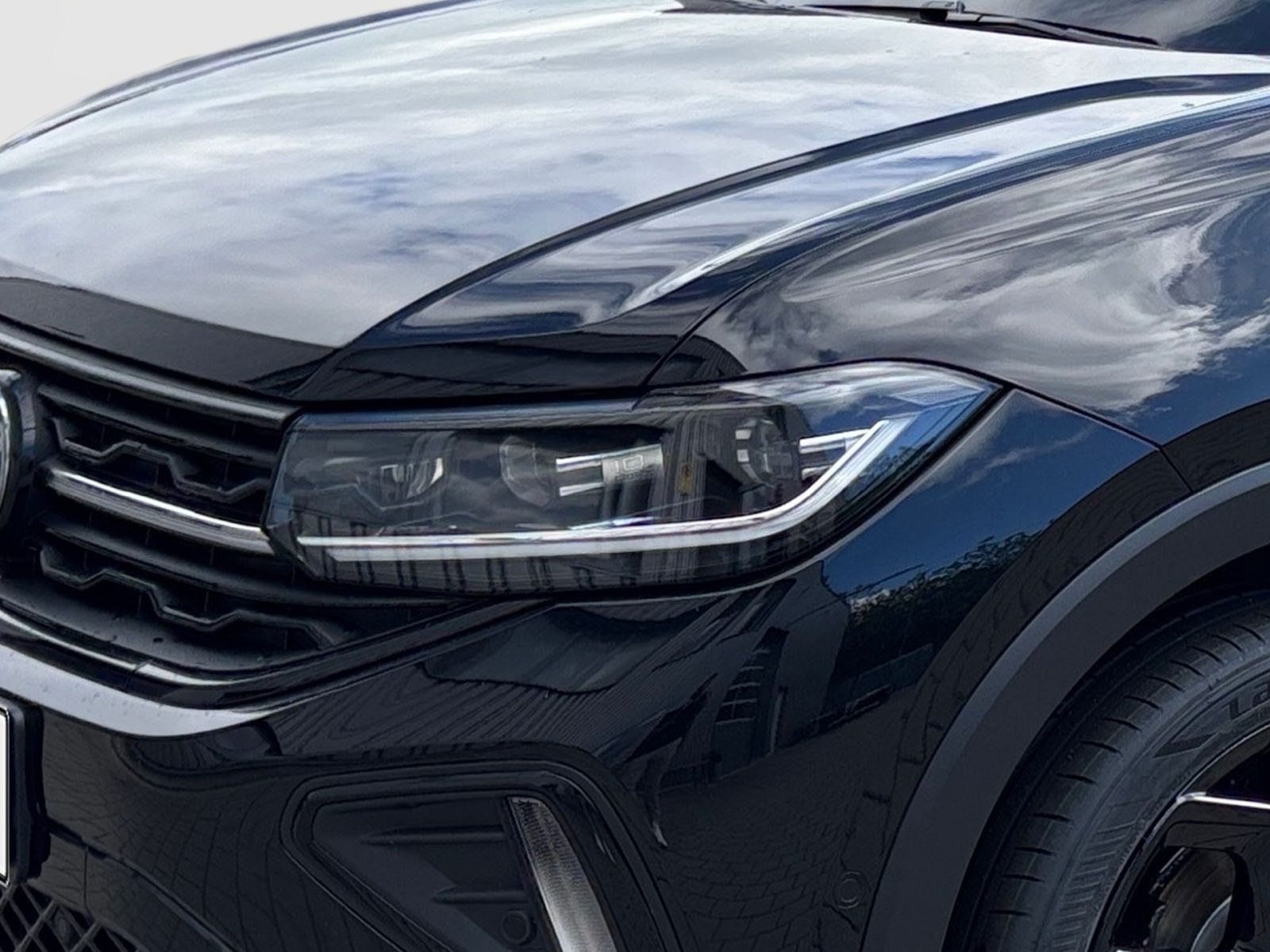 Fahrzeugabbildung Volkswagen T-Cross R-Line 1.0 l TSI 85 kW (116 PS) 7-Gang-D