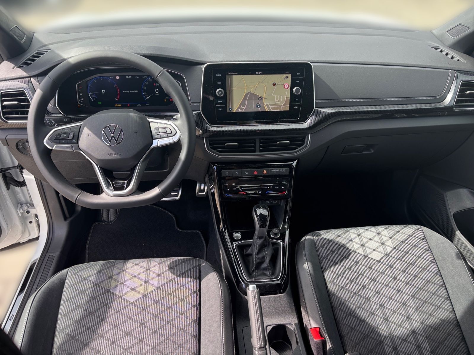 Fahrzeugabbildung Volkswagen T-Cross R-Line 1.0 l TSI 85 kW (116 PS) 7-Gang-D