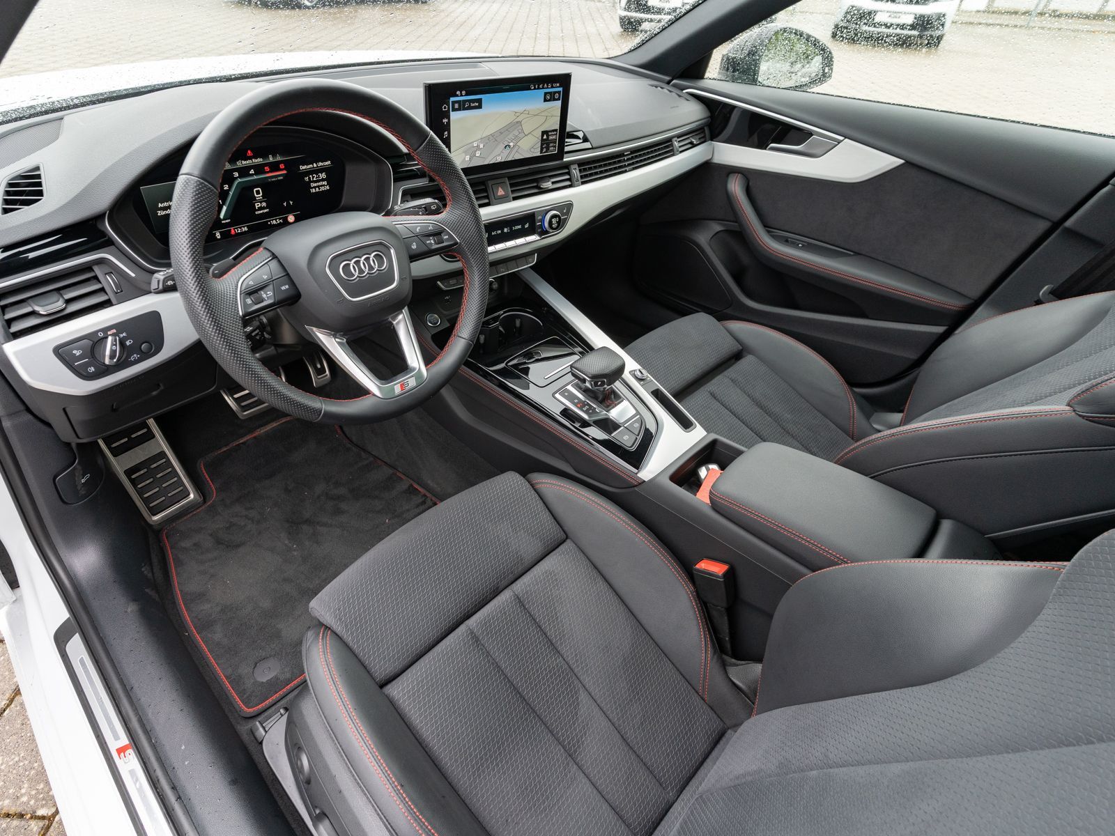 Fahrzeugabbildung Audi A4 Avant S line 40TDI NAVI MATRIX PANO RFK VC