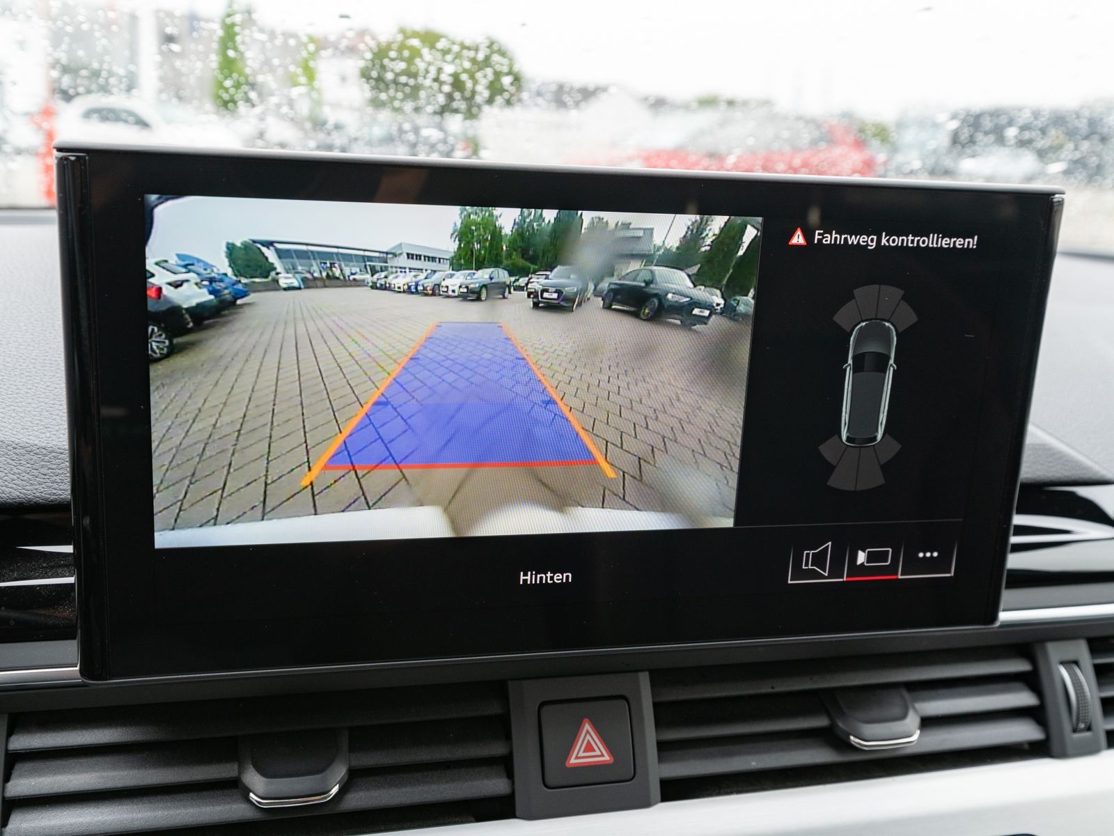 Fahrzeugabbildung Audi A4 Avant S line 40TDI NAVI MATRIX PANO RFK VC