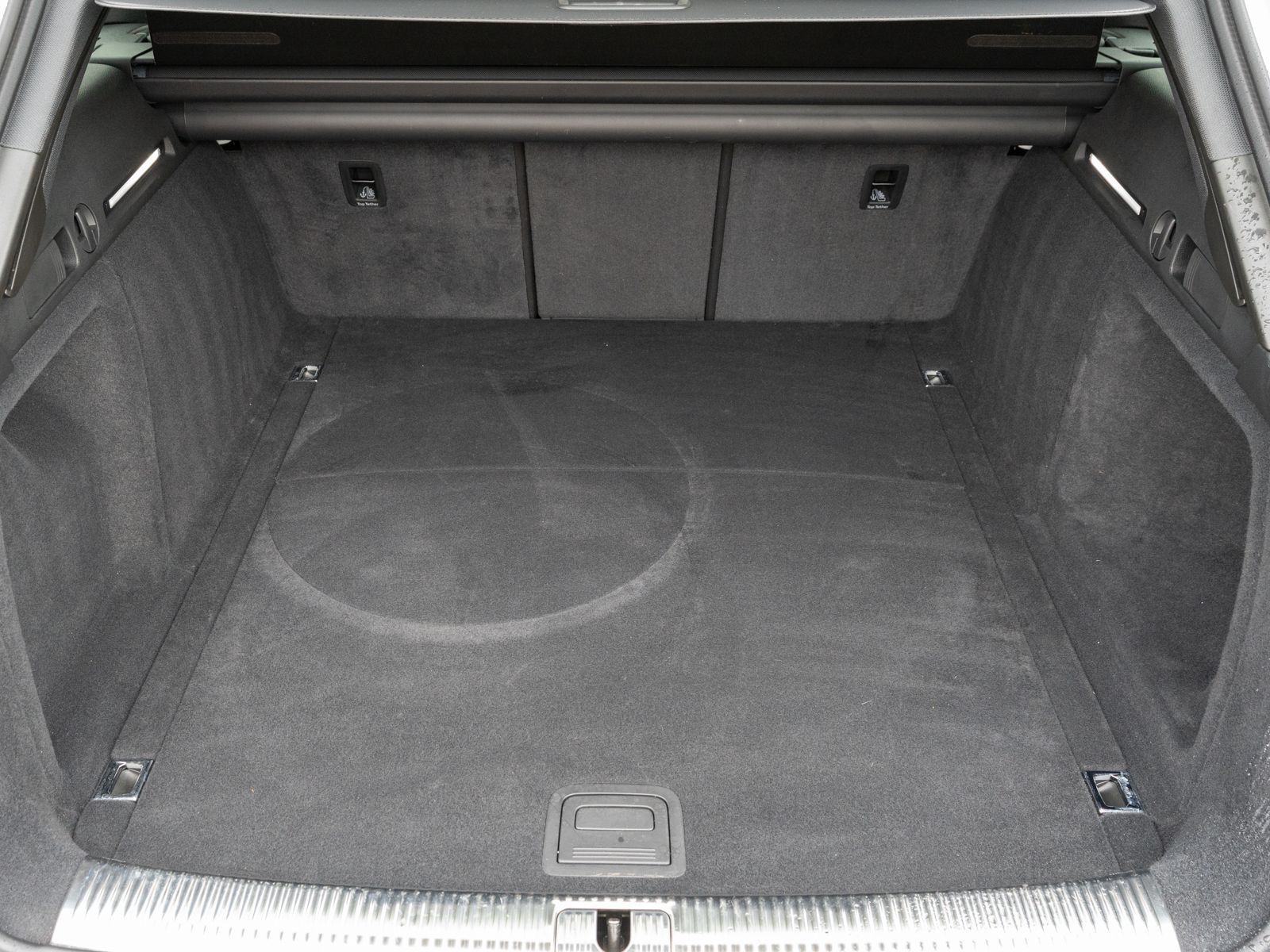 Fahrzeugabbildung Audi A4 Avant S line 40TDI NAVI MATRIX PANO RFK VC