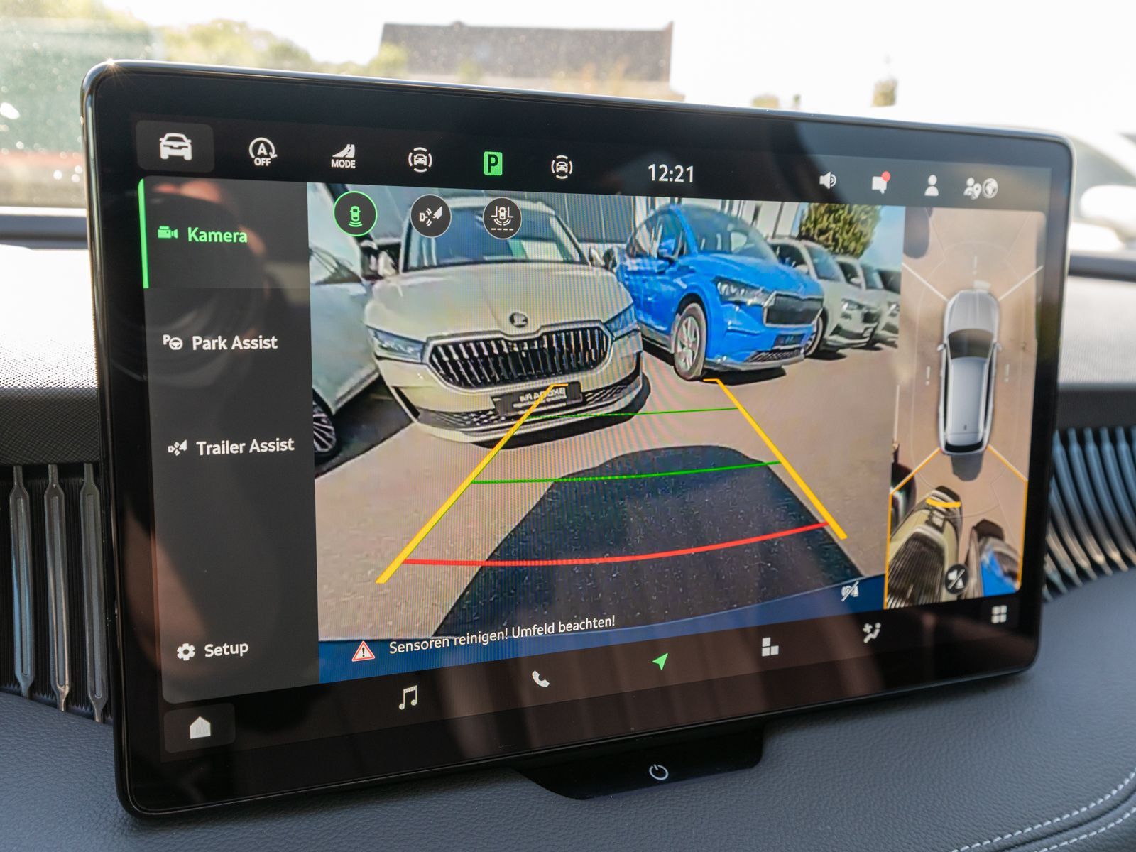 Fahrzeugabbildung SKODA Superb Combi L&K 2.0TDI LED Navi PANO 360° AHK
