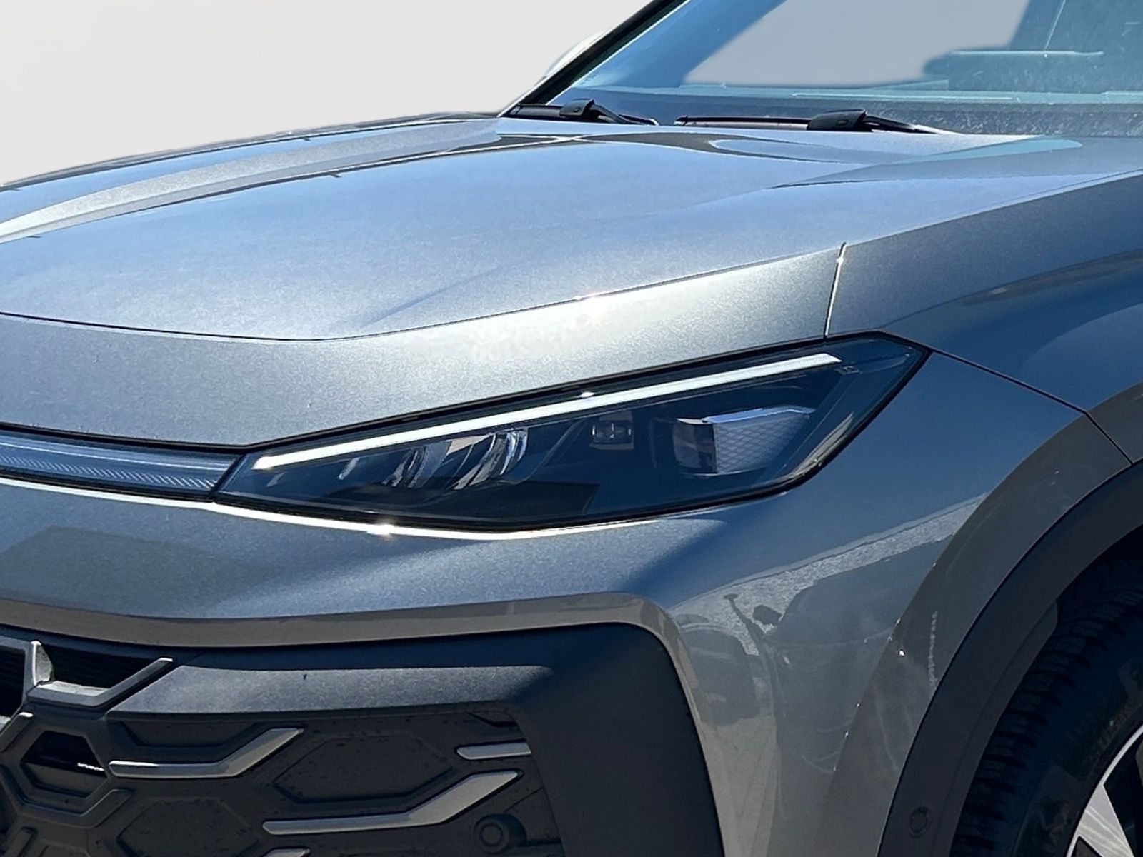 Fahrzeugabbildung Volkswagen T-Roc "ENERGY" 1.5 eTSI DSG AHK GJR