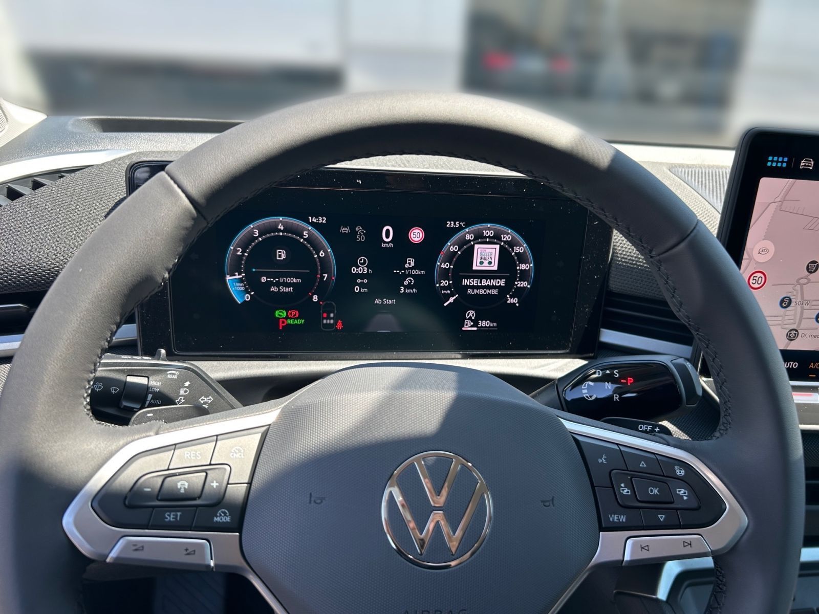 Fahrzeugabbildung Volkswagen T-Roc "ENERGY" 1.5 eTSI DSG AHK GJR