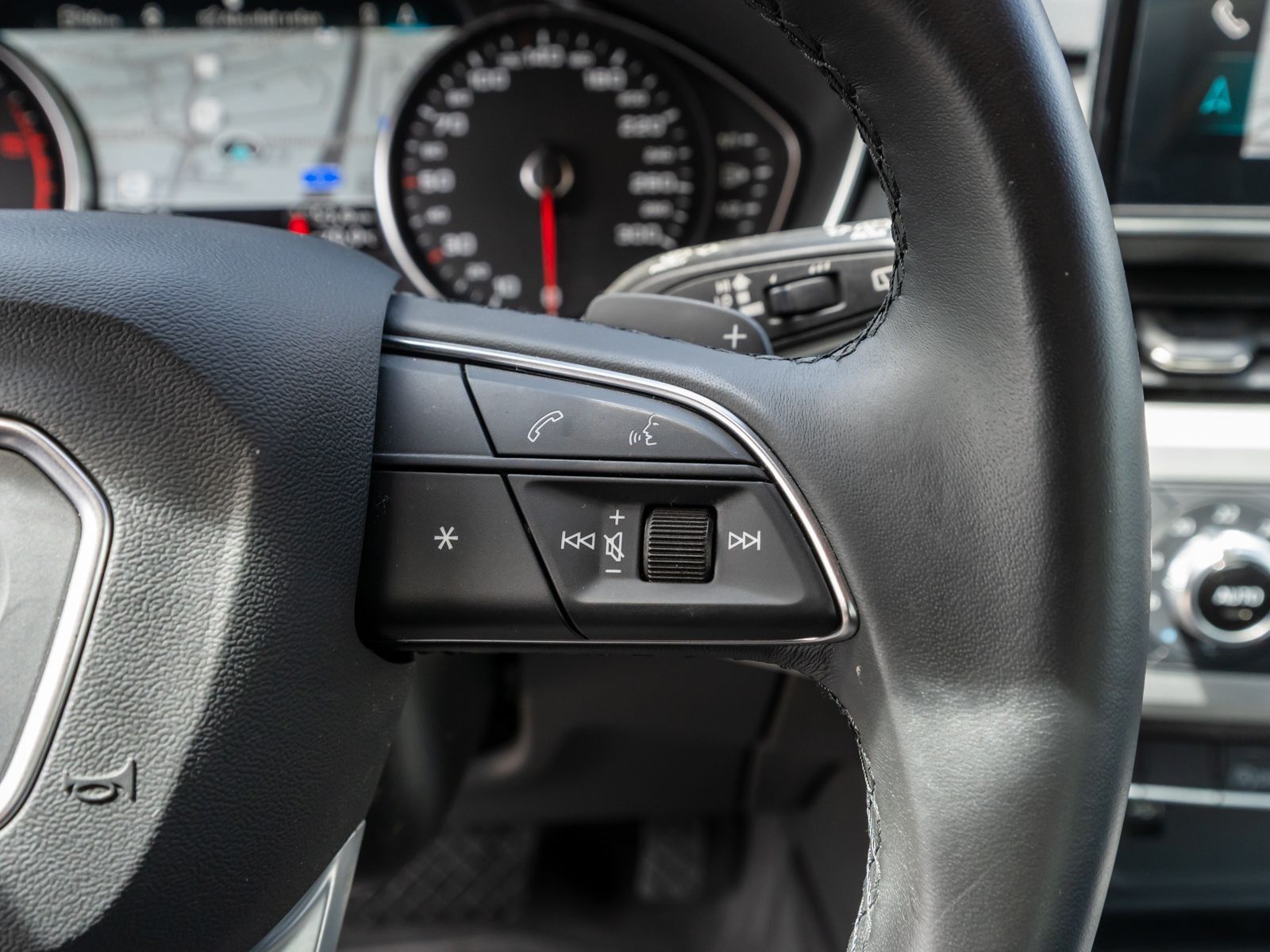 Fahrzeugabbildung Audi A4 Avant advanced 35 TDI Stronic Matrix Navi AHK