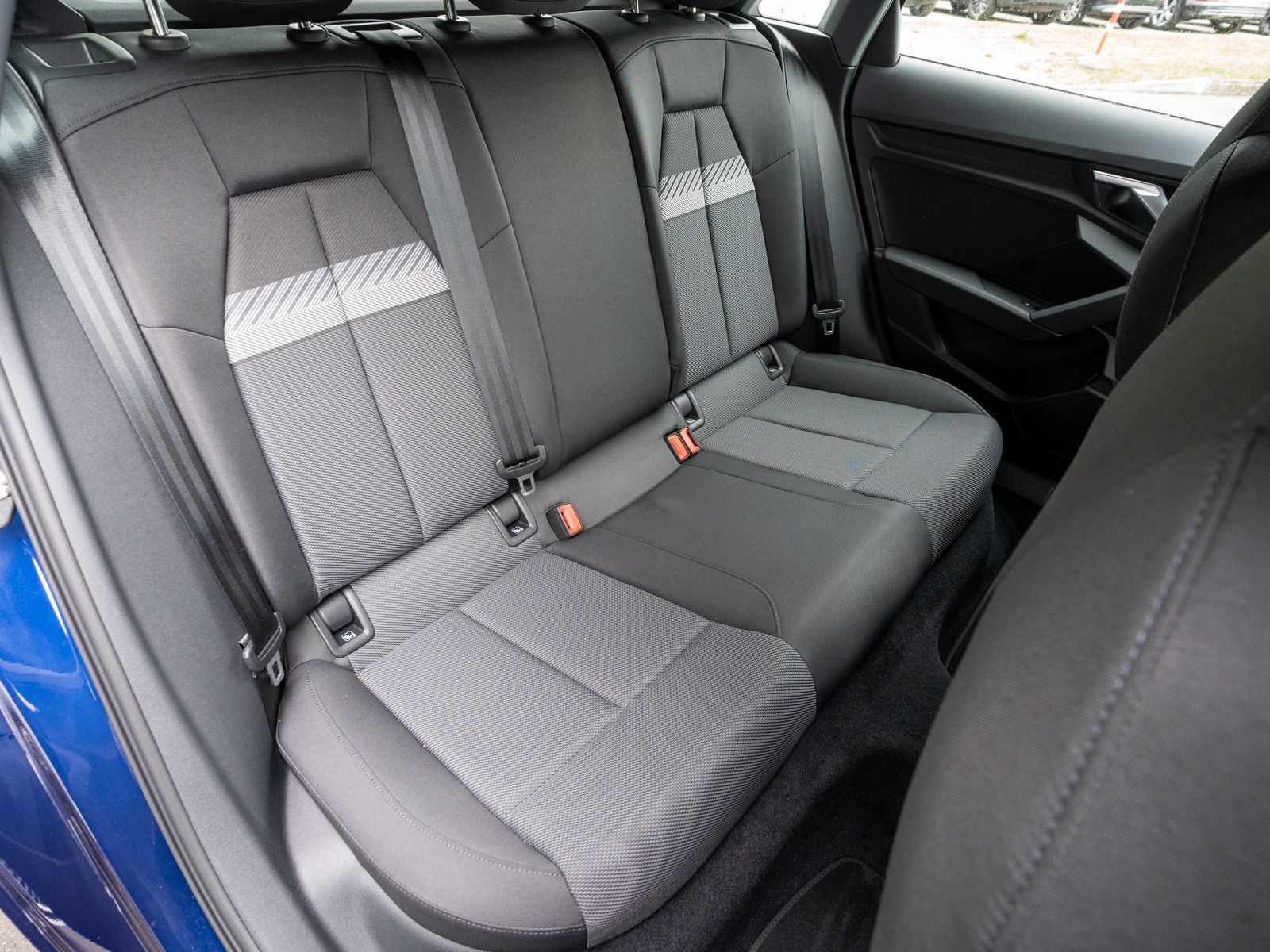 Fahrzeugabbildung Audi A3 Sportback S line 40TDI quattro NAVI LED AHK V