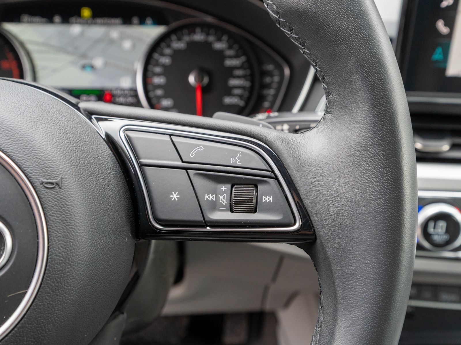 Fahrzeugabbildung Audi A4 Avant 40TDI NAVI LED AHK HUD RFK SHZ GRA