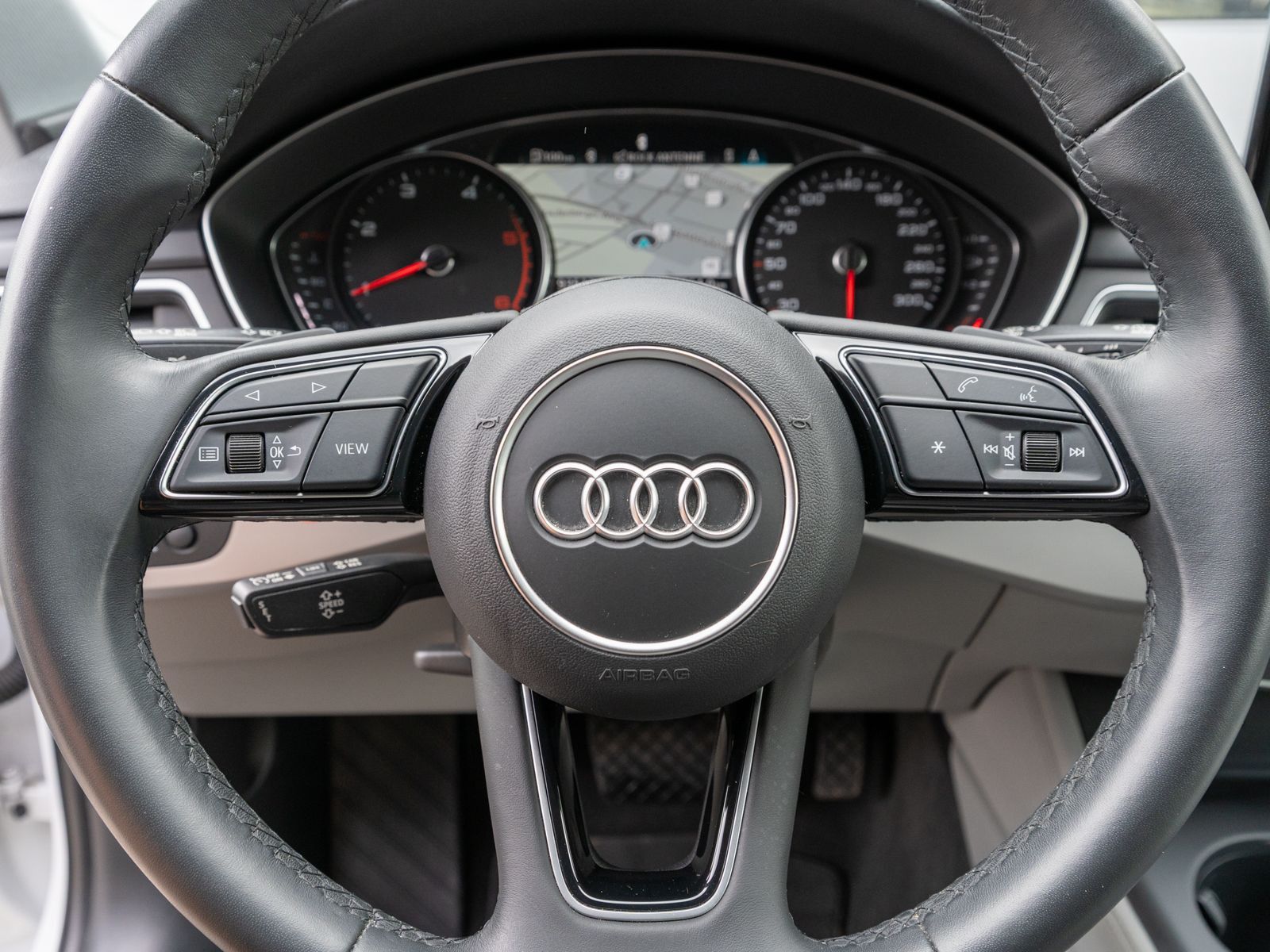Fahrzeugabbildung Audi A4 Avant 40TDI NAVI LED AHK HUD RFK SHZ GRA