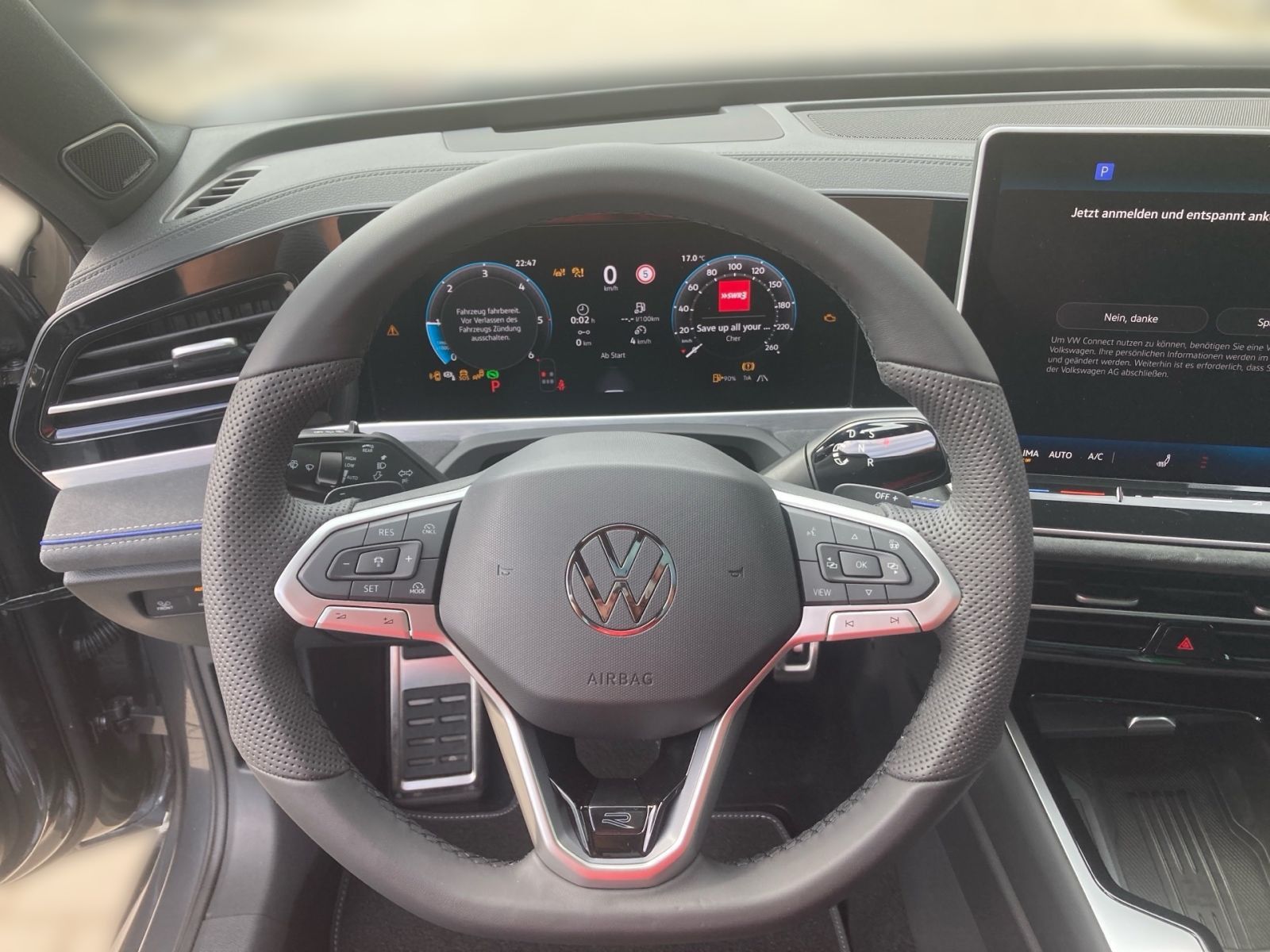 Fahrzeugabbildung Volkswagen Passat R-Line 2.0TDI 4M DSG ACC PANO 360° AHK