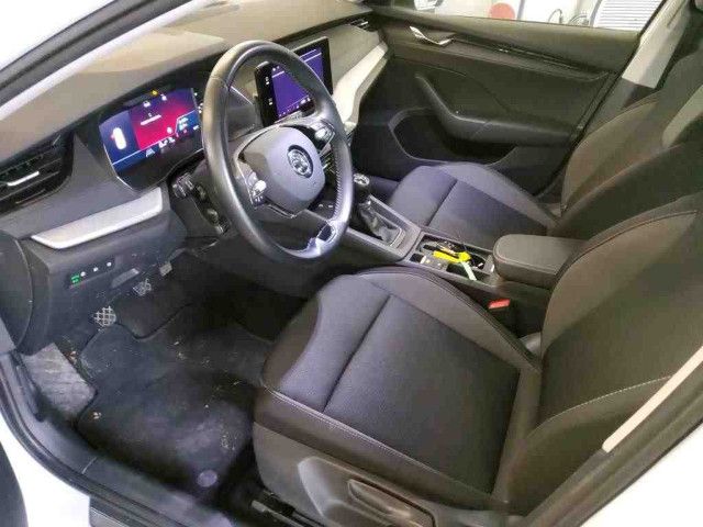 Fahrzeugabbildung SKODA Octavia Combi Tour 2,0 TDI Navi LED ACC PANO
