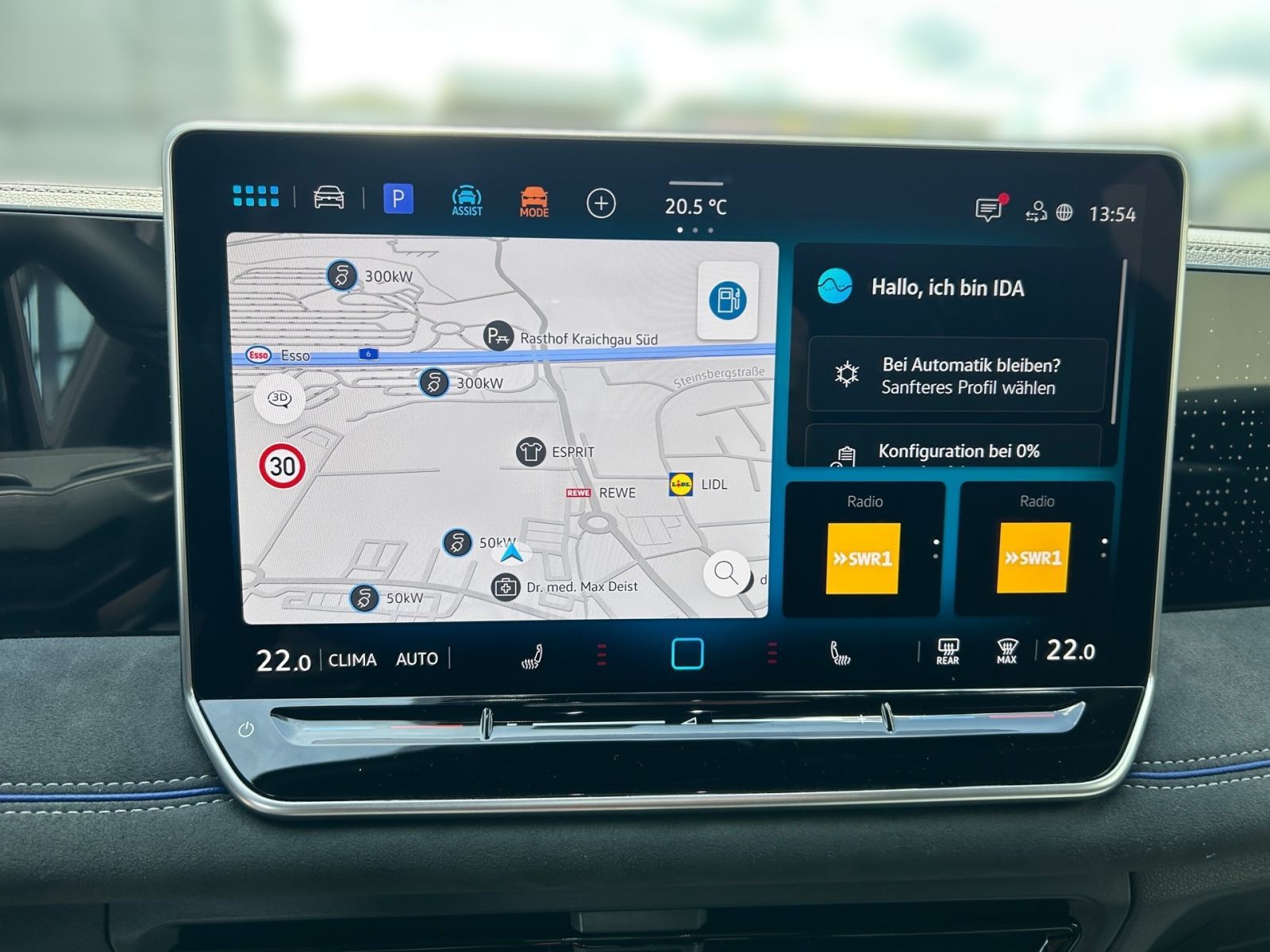 Fahrzeugabbildung Volkswagen Tiguan R-Line 2,0 l TDI DSG 4MOT ACC AHK 360°-K.