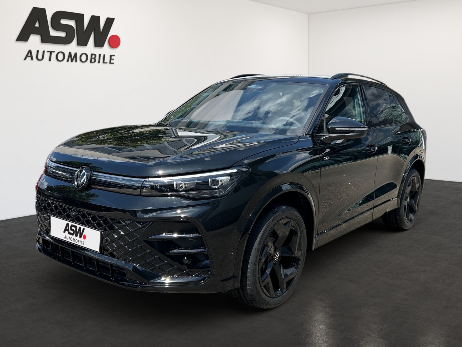 Fahrzeugabbildung Volkswagen Tiguan R-Line 2,0 l TDI DSG 4MOT ACC AHK 360°-K.